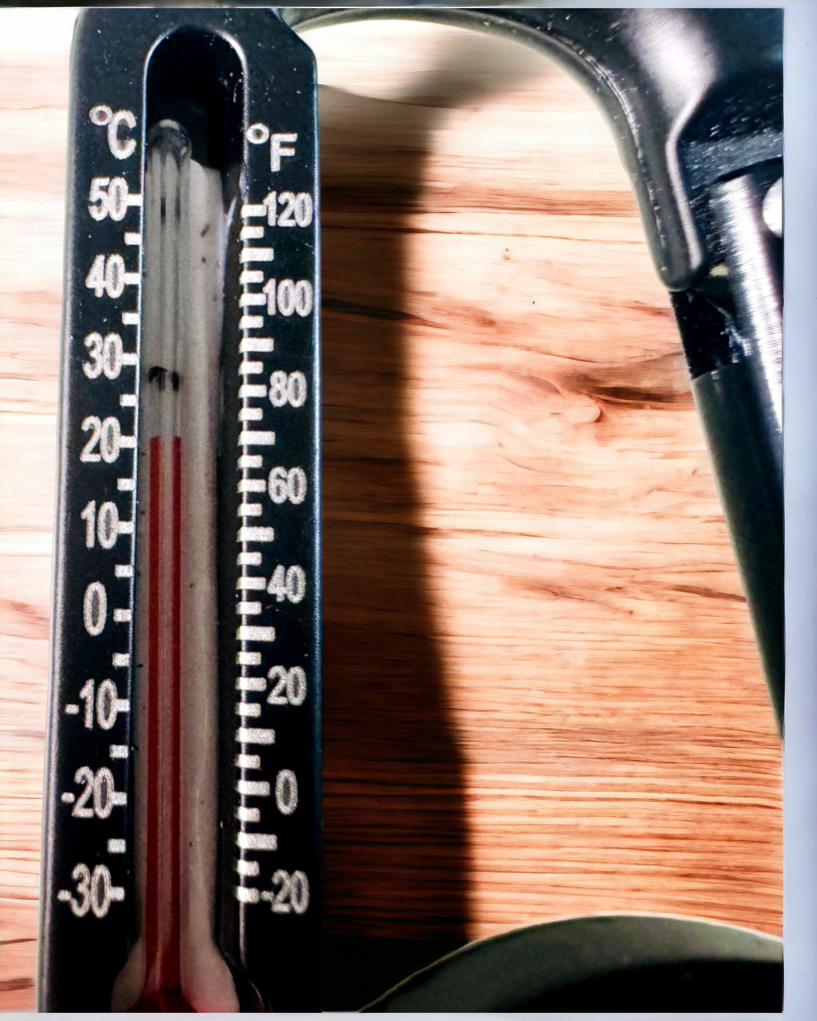 Karabinhagekompas med termometer, nøglering - mulighed for gravering