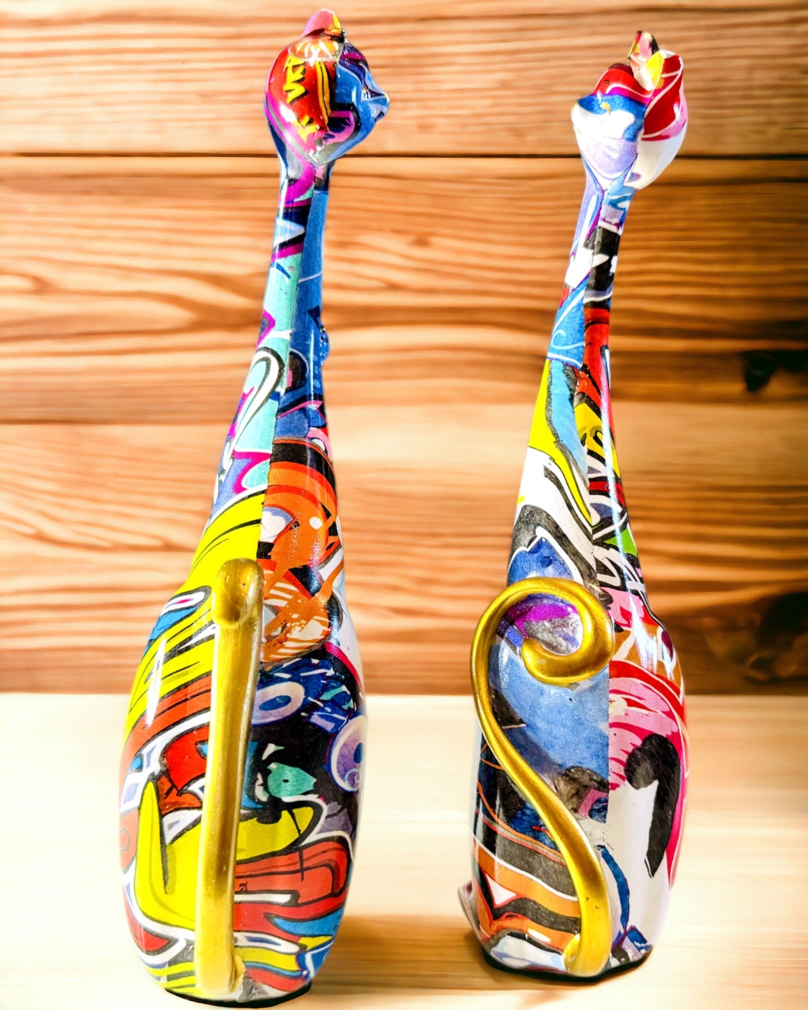 Abstrakte Kattefigurer "ArtCats", Håndmalet, Harpiks – 25 cm, 2 stk.