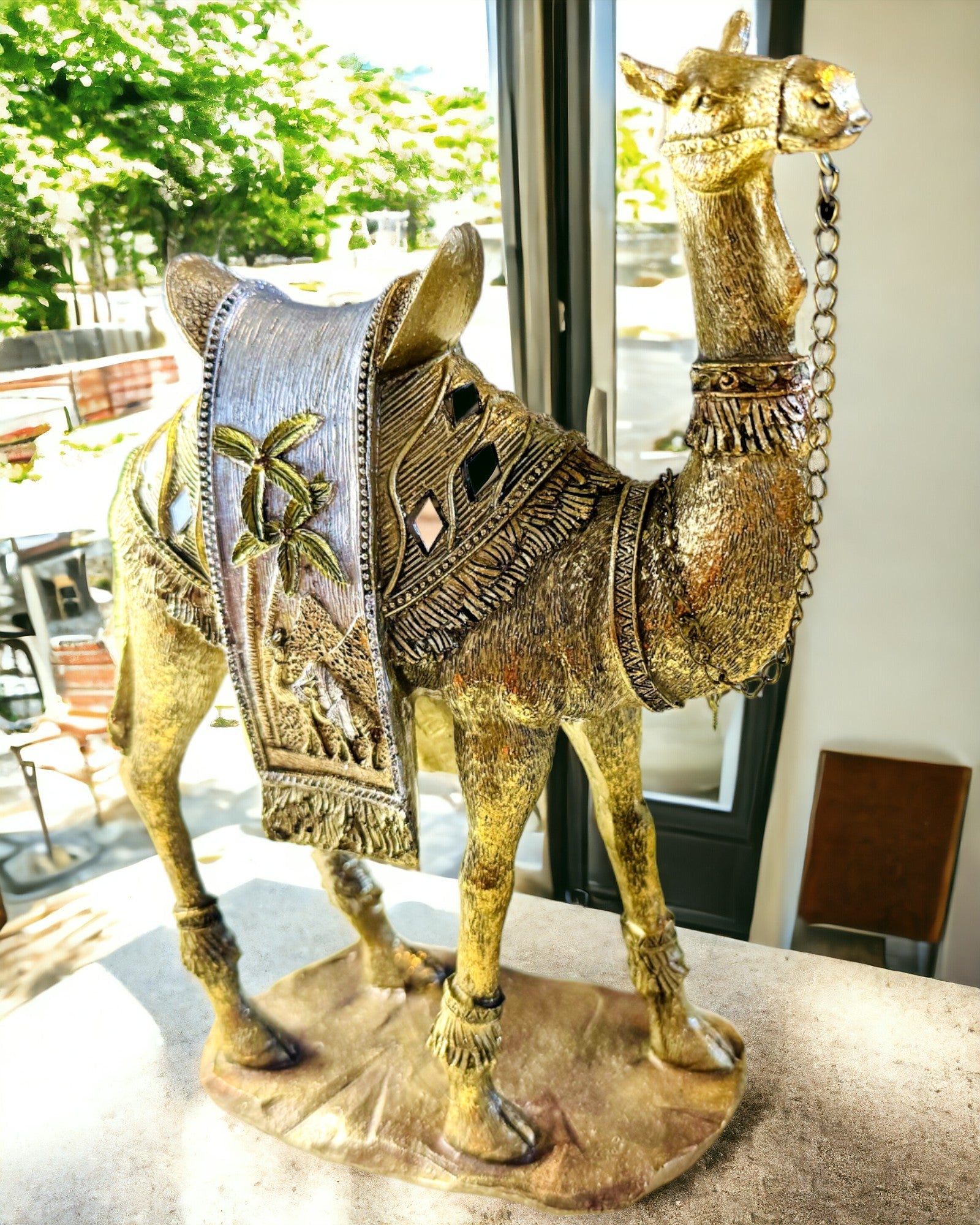 Statuette Ørkenvandreren Dekorativ Kamel af Harpiks med Mulighed for Gravering