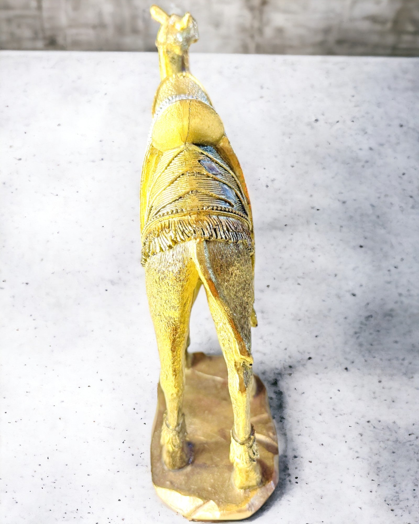 Statuette Ørkenvandreren Dekorativ Kamel af Harpiks med Mulighed for Gravering