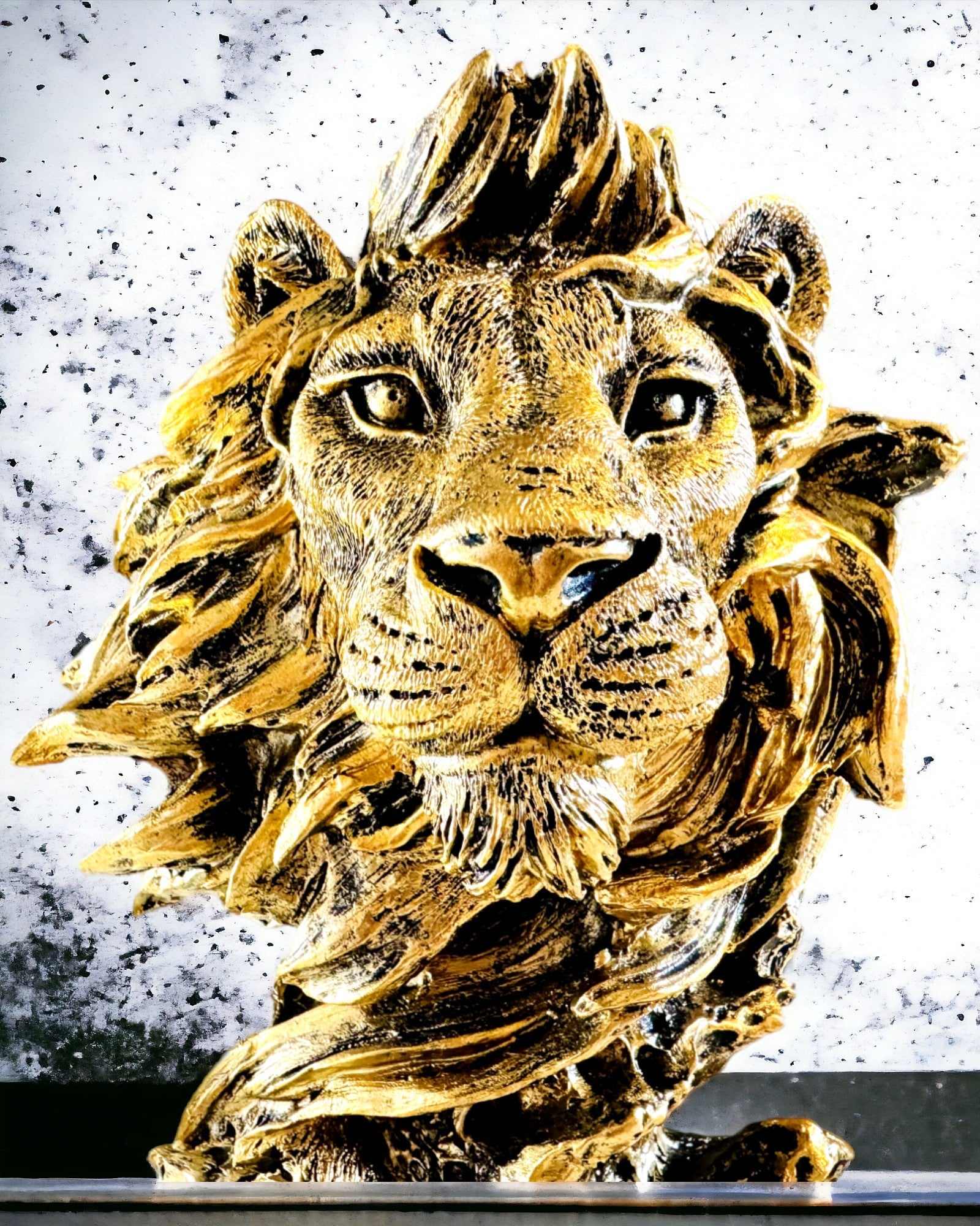 Kongelig Løve - Majestætisk Dekorationsfigur med Mulighed for Gravering, 2 farvevarianter at vælge imellem, som gave