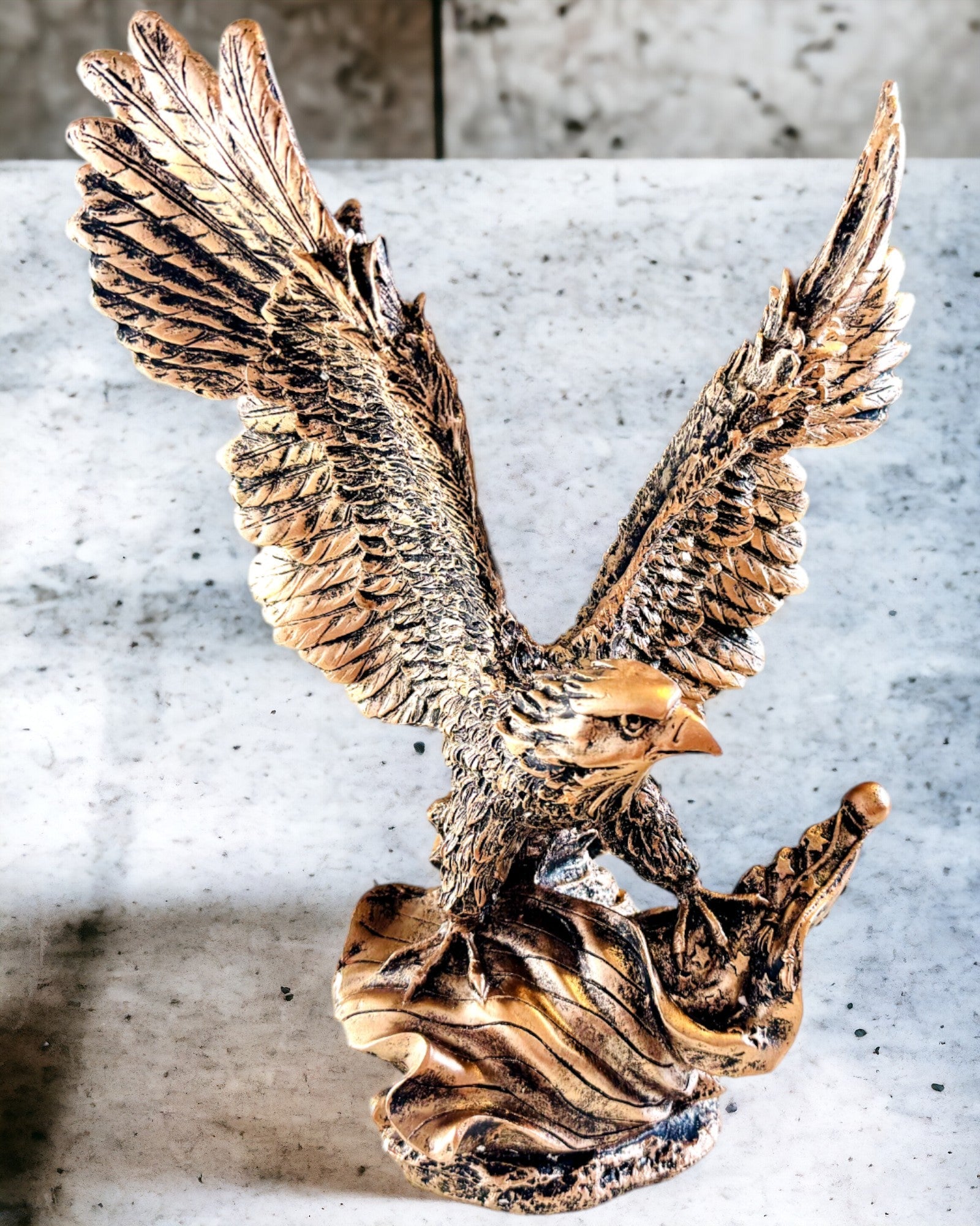 "Władca Wiatrów" - Retro Ørneskulptur i Vintage Stil med Mulighed for Gravering