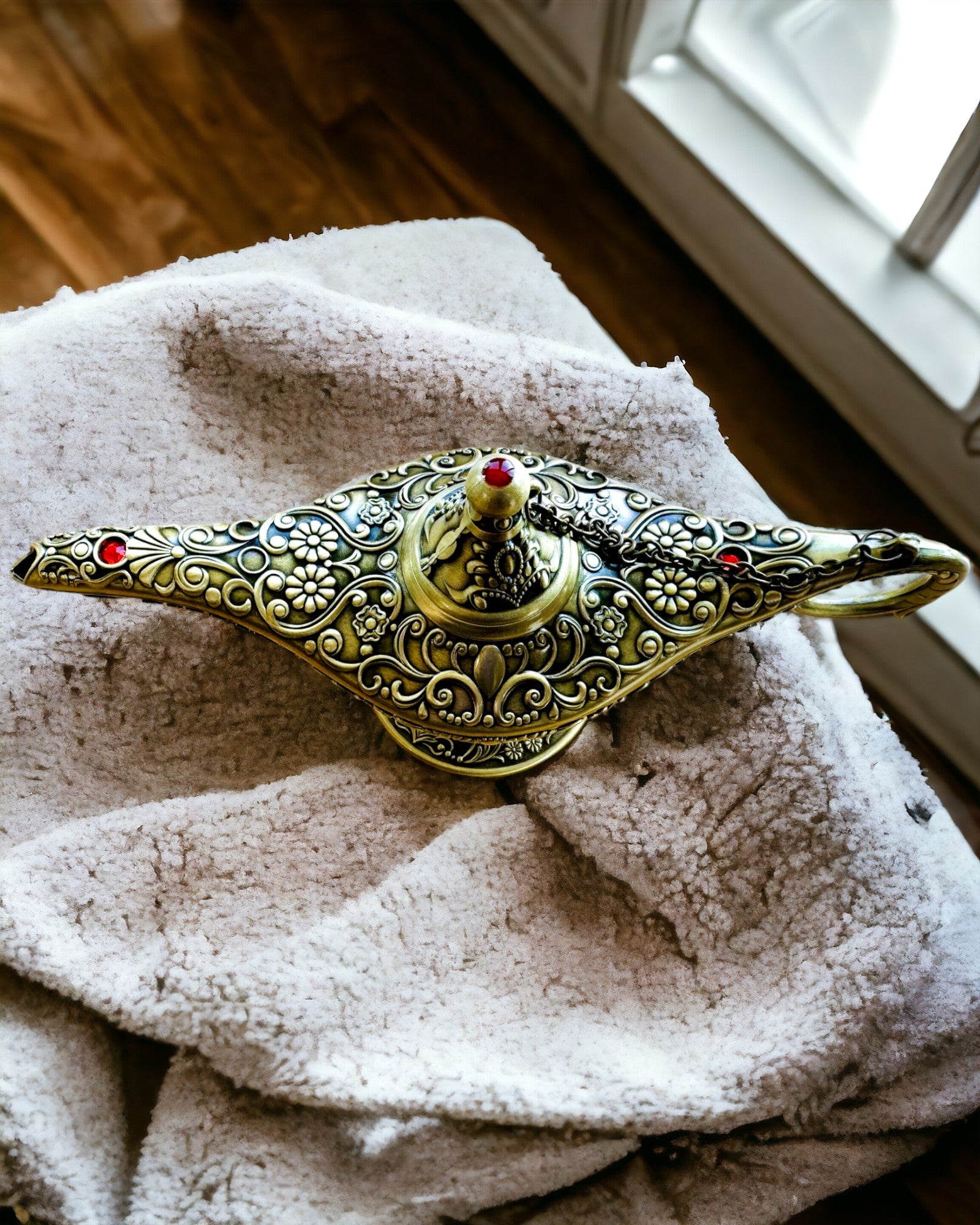 Magisk Aladdins Lampe med Gravering - Variant Skåret Guld