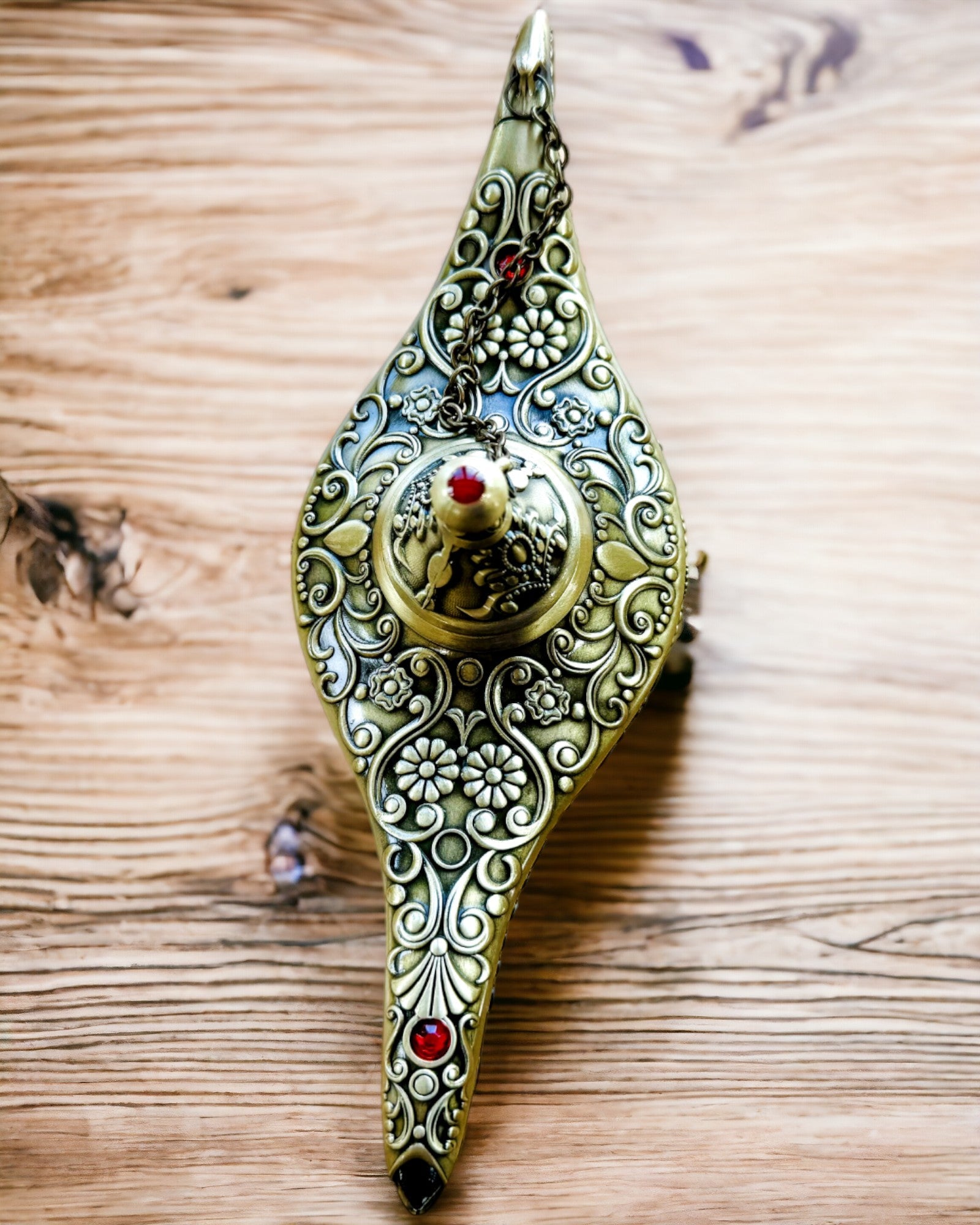 Magisk Aladdins Lampe med Gravering - Variant Skåret Guld