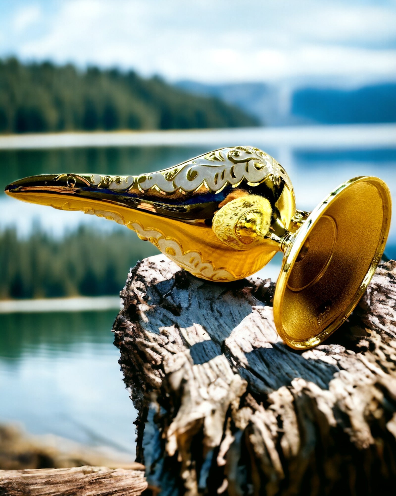 Magisk Aladdins Lampe med Gravering - Hvid Variant, flettet med guld