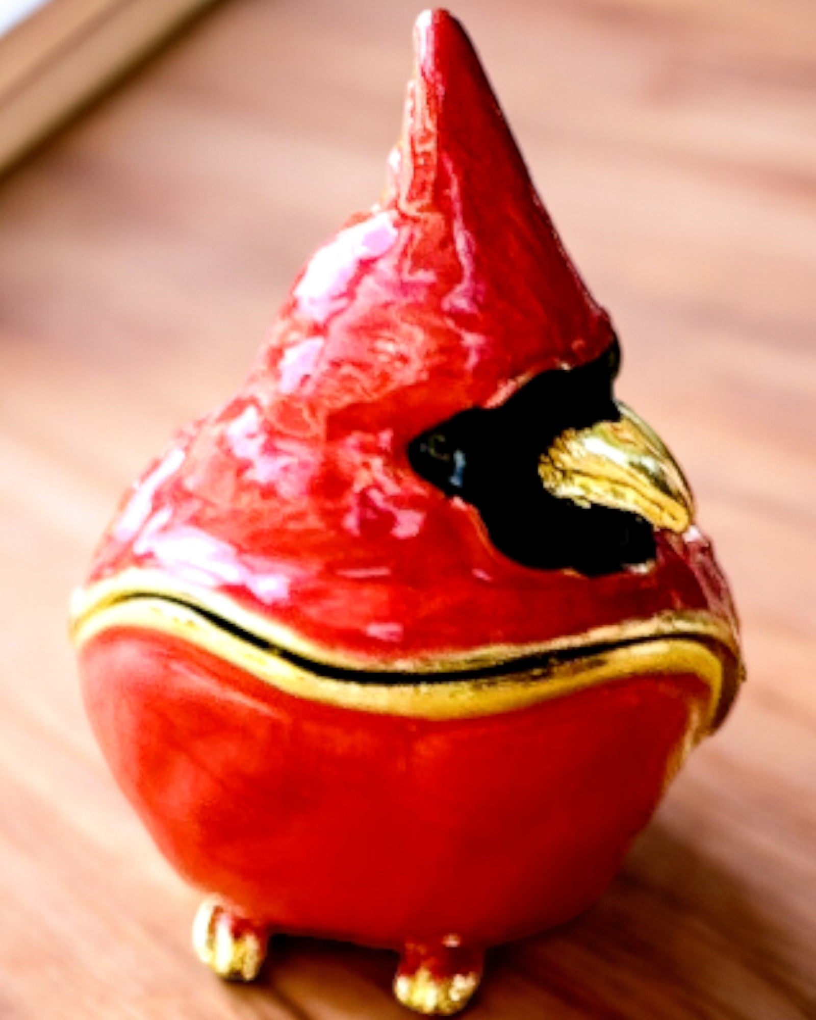 Elegant smykkeskrin formet som en kardinal med mulighed for gravering