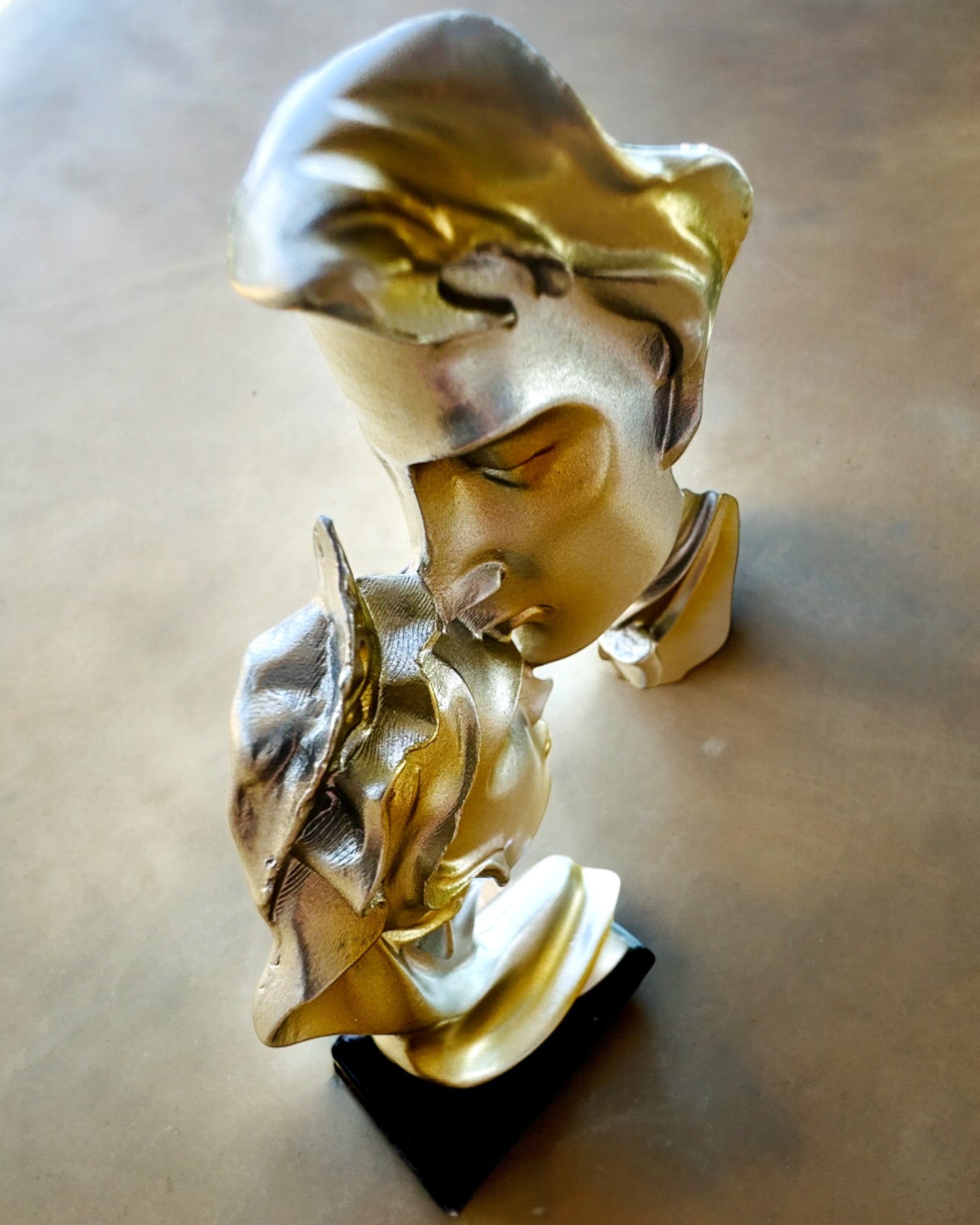 Figur "Elegance i Sten" farve sølv - Dekorativ med Mulighed for Gravering, 2 dimensioner at vælge imellem