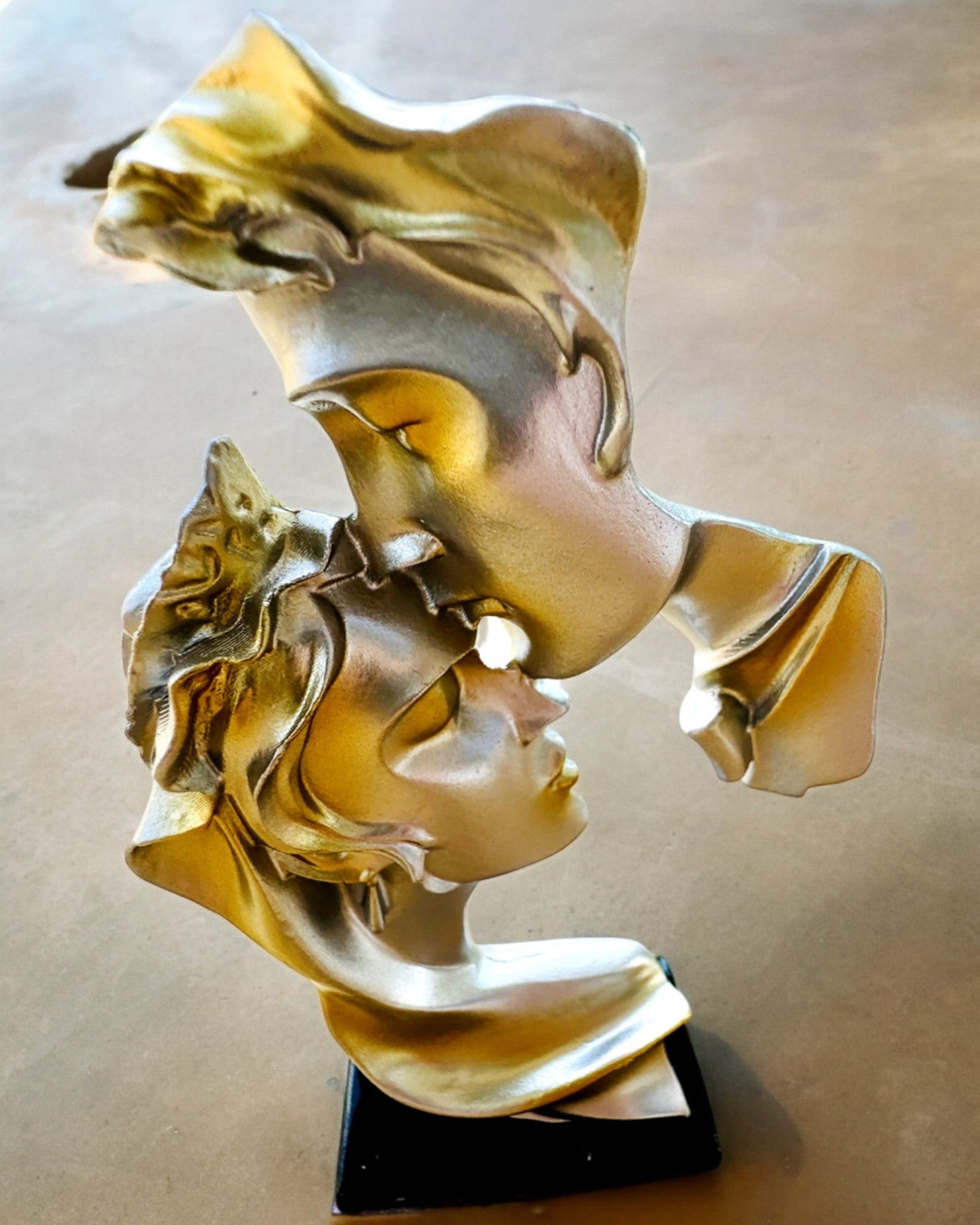 Figur "Elegance i Sten" farve sølv - Dekorativ med Mulighed for Gravering, 2 dimensioner at vælge imellem