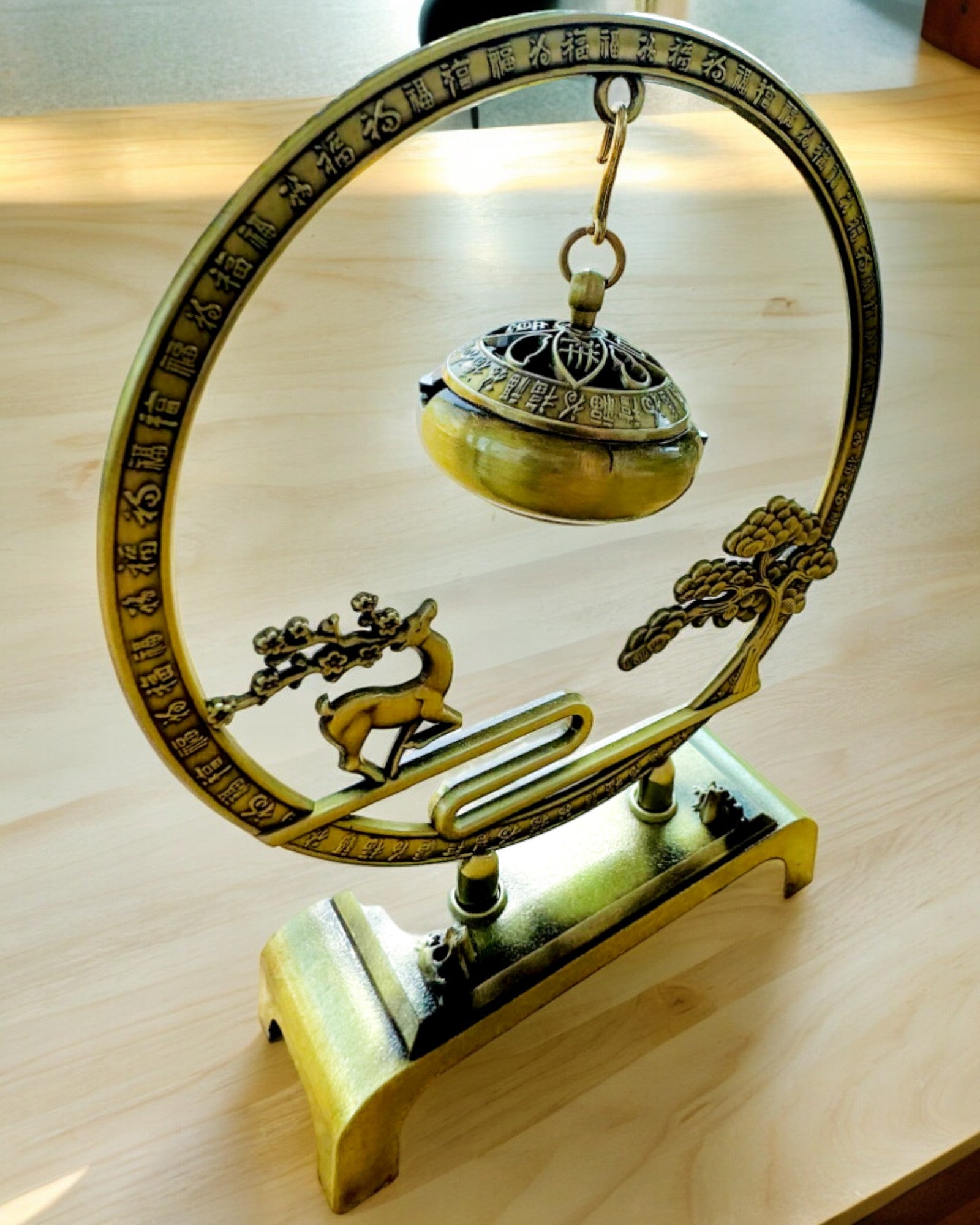 Elegant Metalholder til Røgelse "Stor Ro" - mulighed for personlig gravering