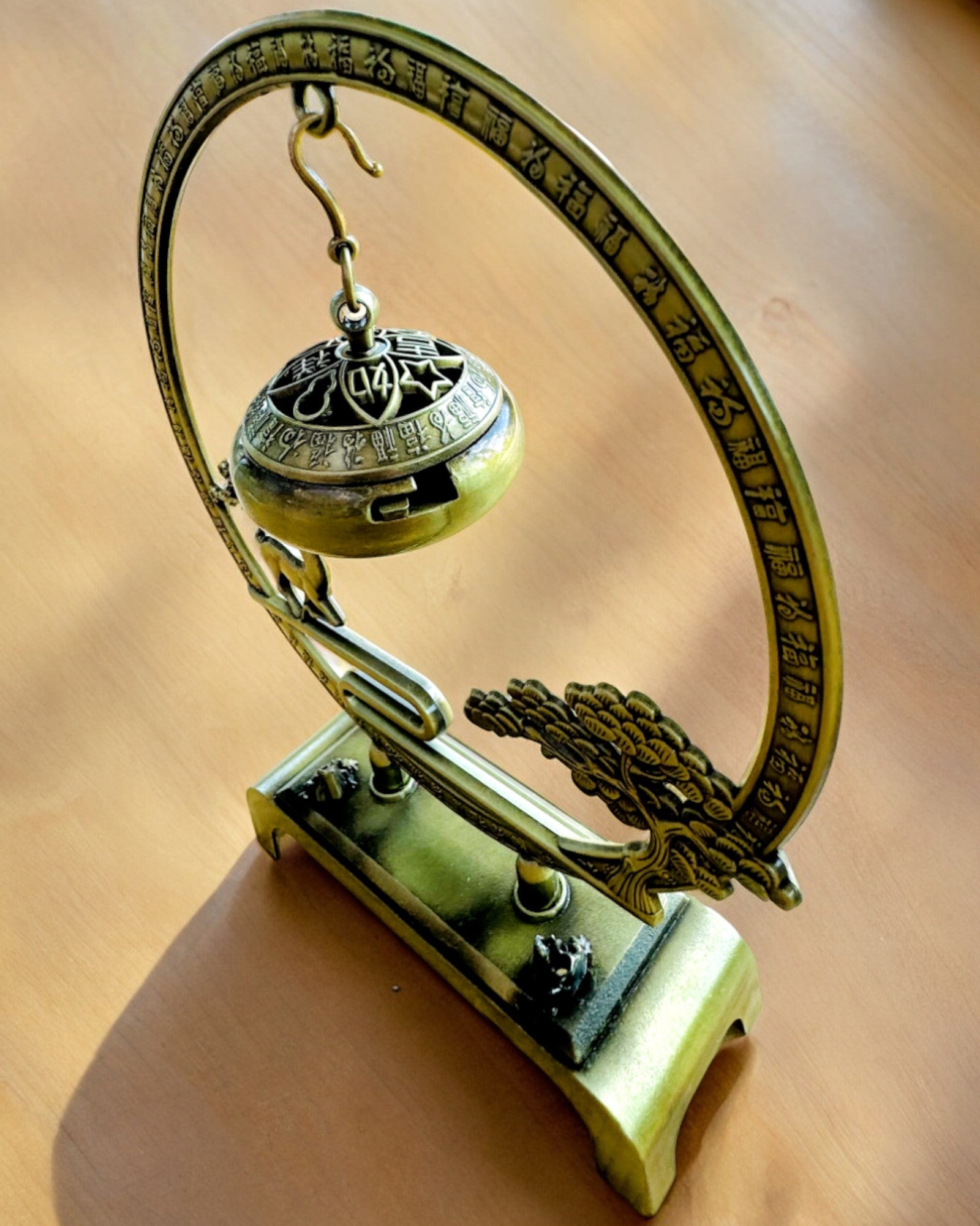 Elegant Metalholder til Røgelse "Stor Ro" - mulighed for personlig gravering