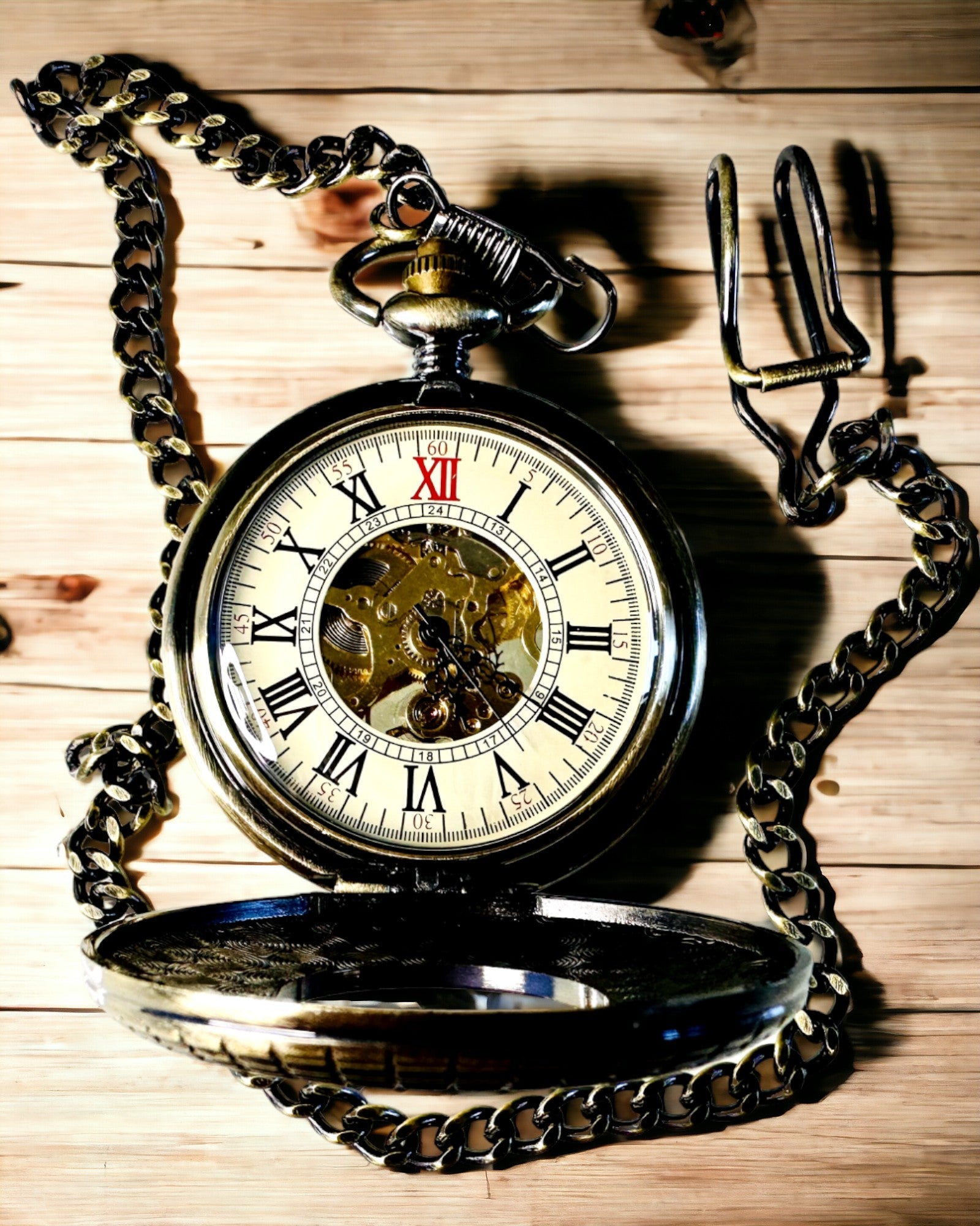 Lommeur med synlig mekanisme – mulighed for personliggørelse gennem gravering