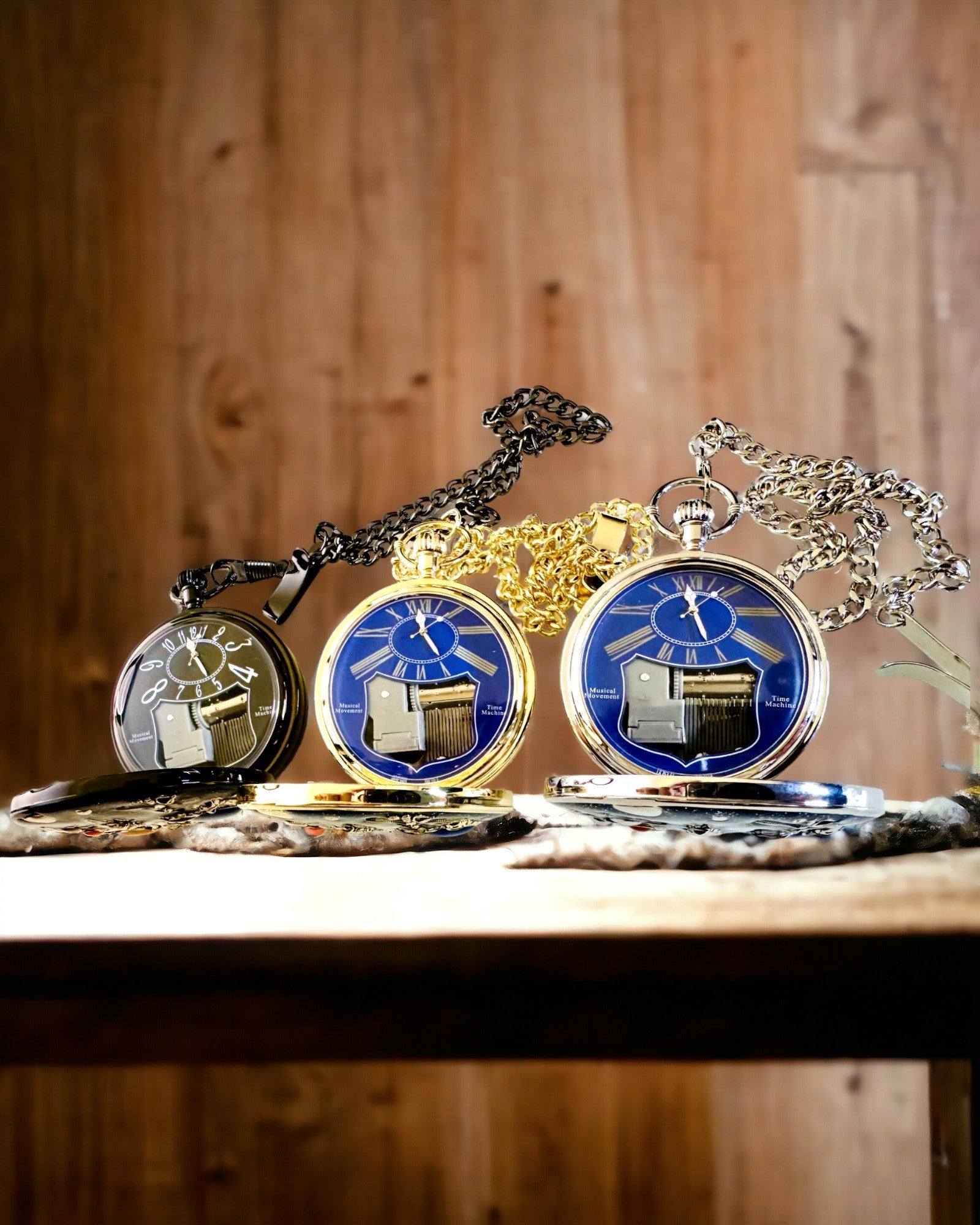 Lommeur "Astrum Temporis" - Sort ramme. Mulighed for personlig gravering