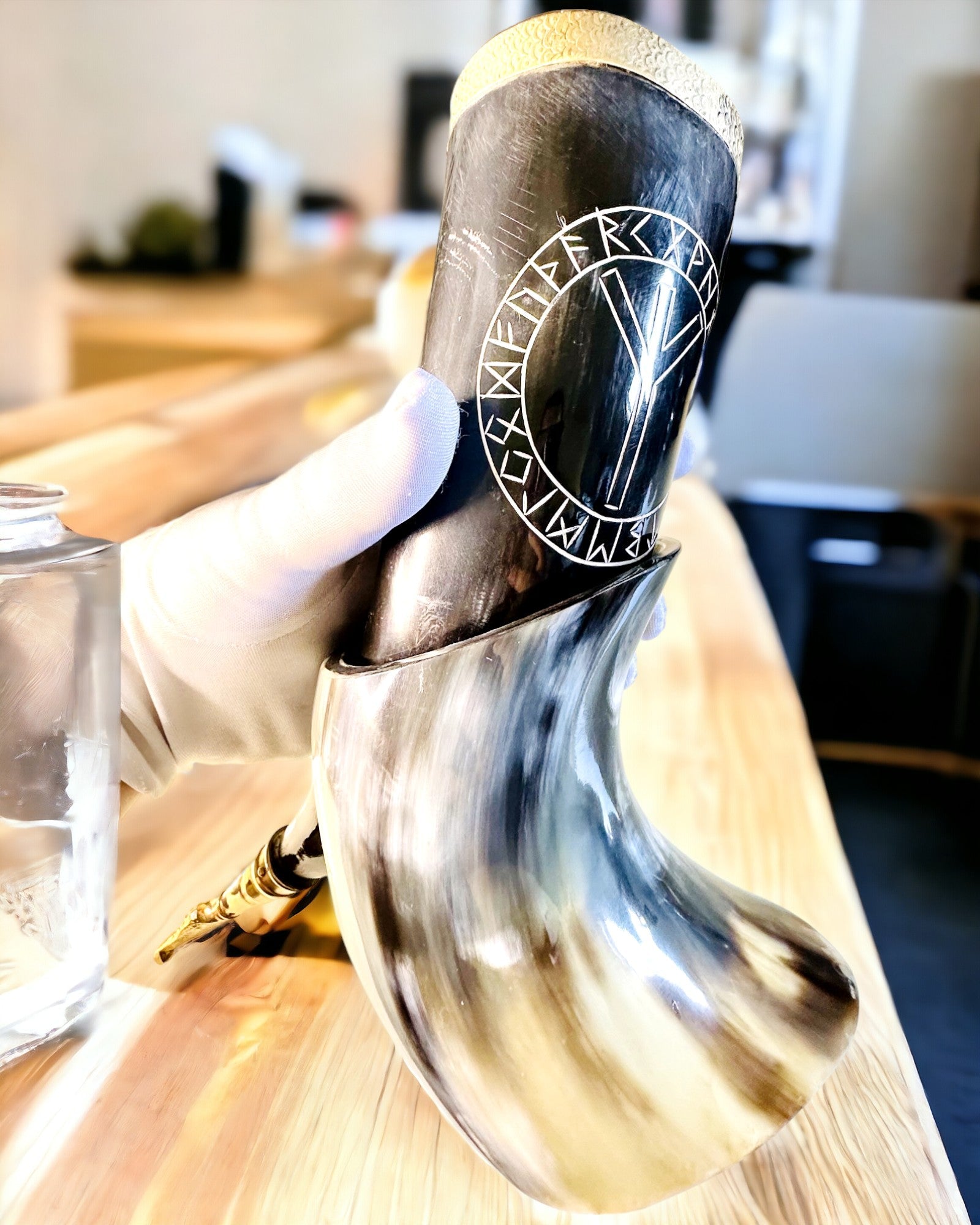 Hornkrus "Viking Valor" - Håndgraveret, Premium Kvalitet - 4 varianter at vælge imellem