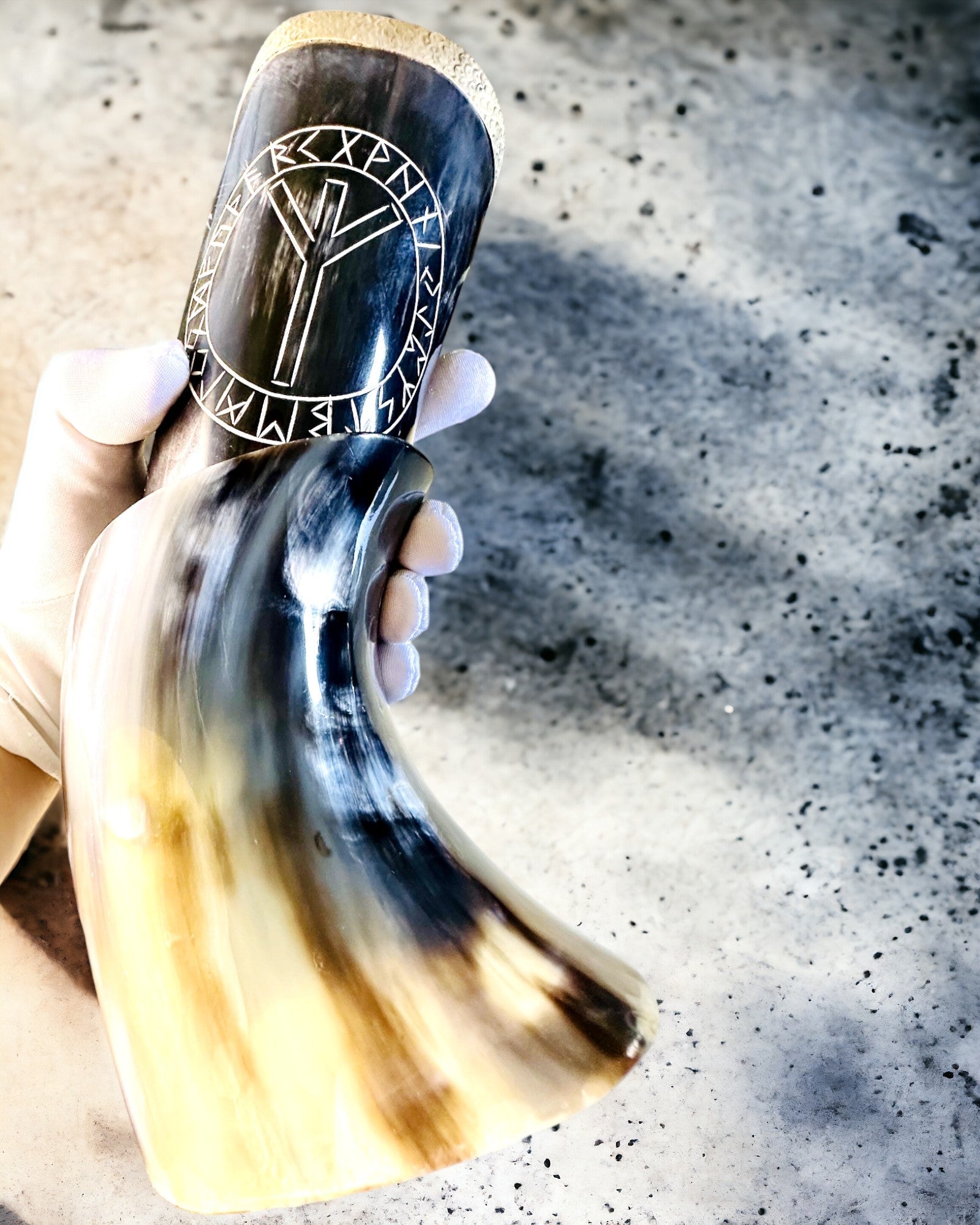 Hornkrus "Viking Valor" - Håndgraveret, Premium Kvalitet - 4 varianter at vælge imellem