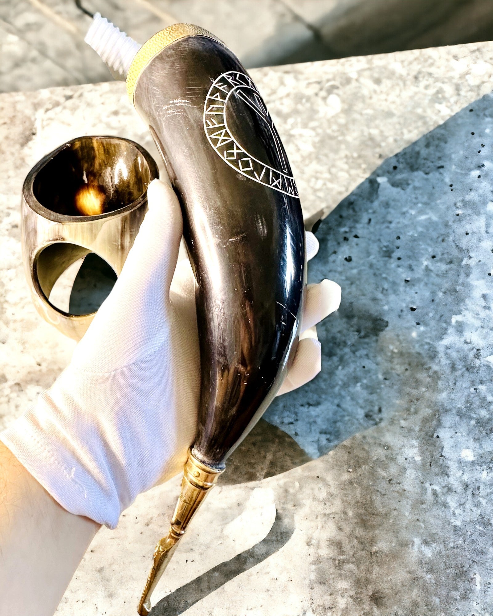 Hornkrus "Viking Valor" - Håndgraveret, Premium Kvalitet - 4 varianter at vælge imellem