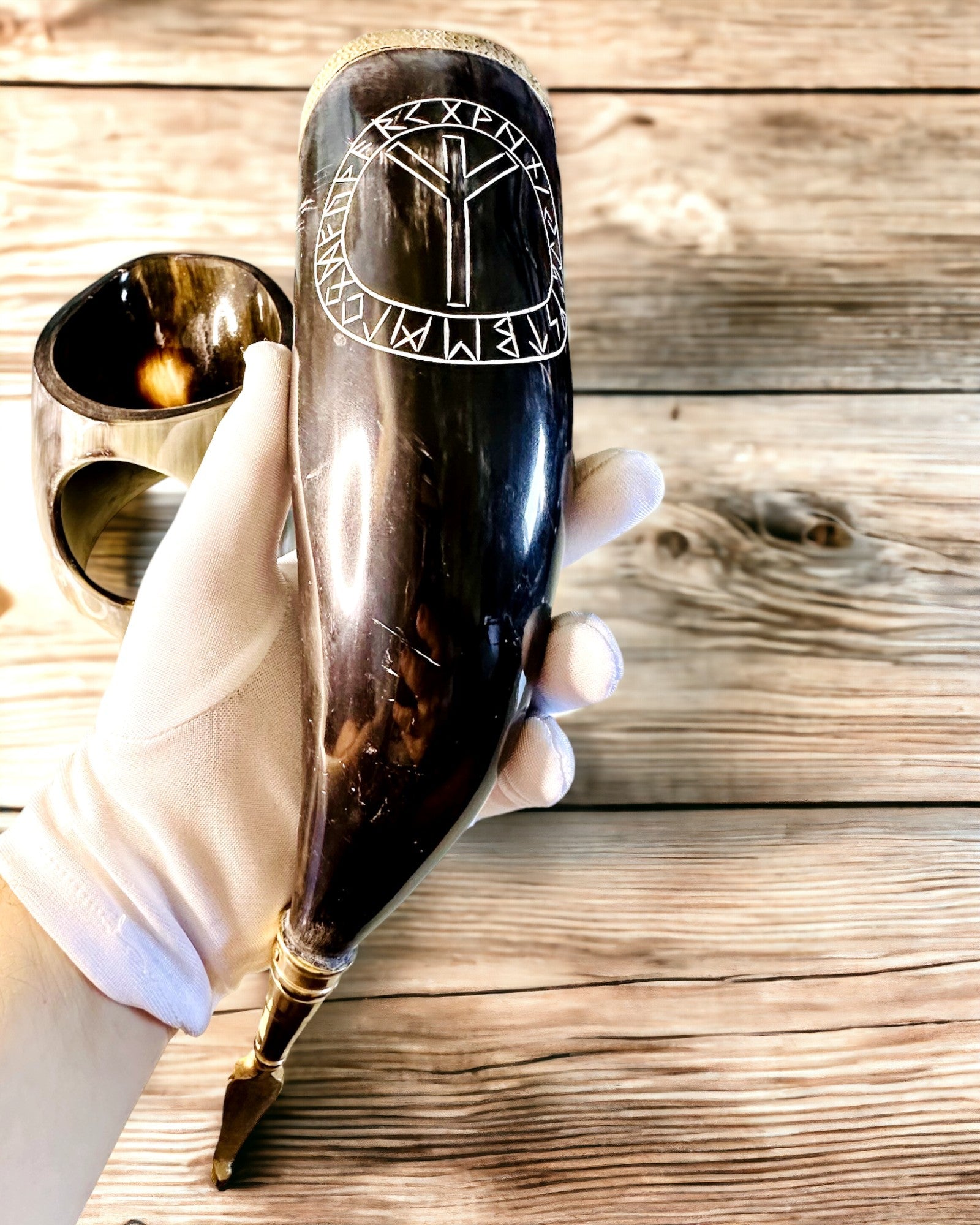 Hornkrus "Viking Valor" - Håndgraveret, Premium Kvalitet - 4 varianter at vælge imellem