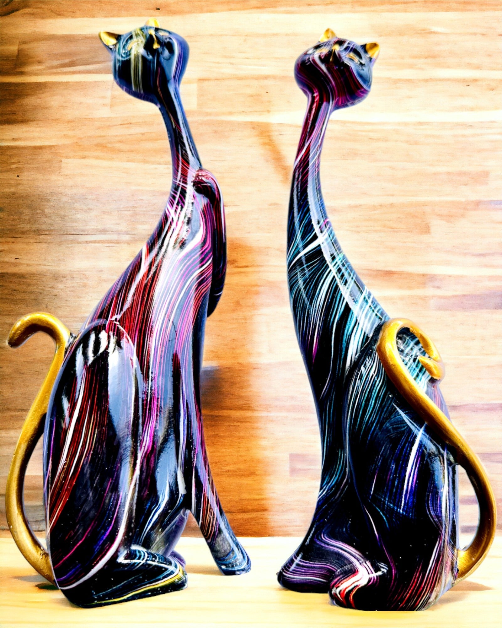 "Koci Eleganci" - Sæt af dekorative figurer i harpiks med mulighed for personlig gravering