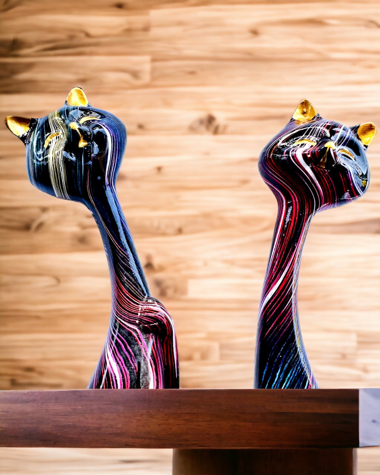 "Koci Eleganci" - Sæt af dekorative figurer i harpiks med mulighed for personlig gravering