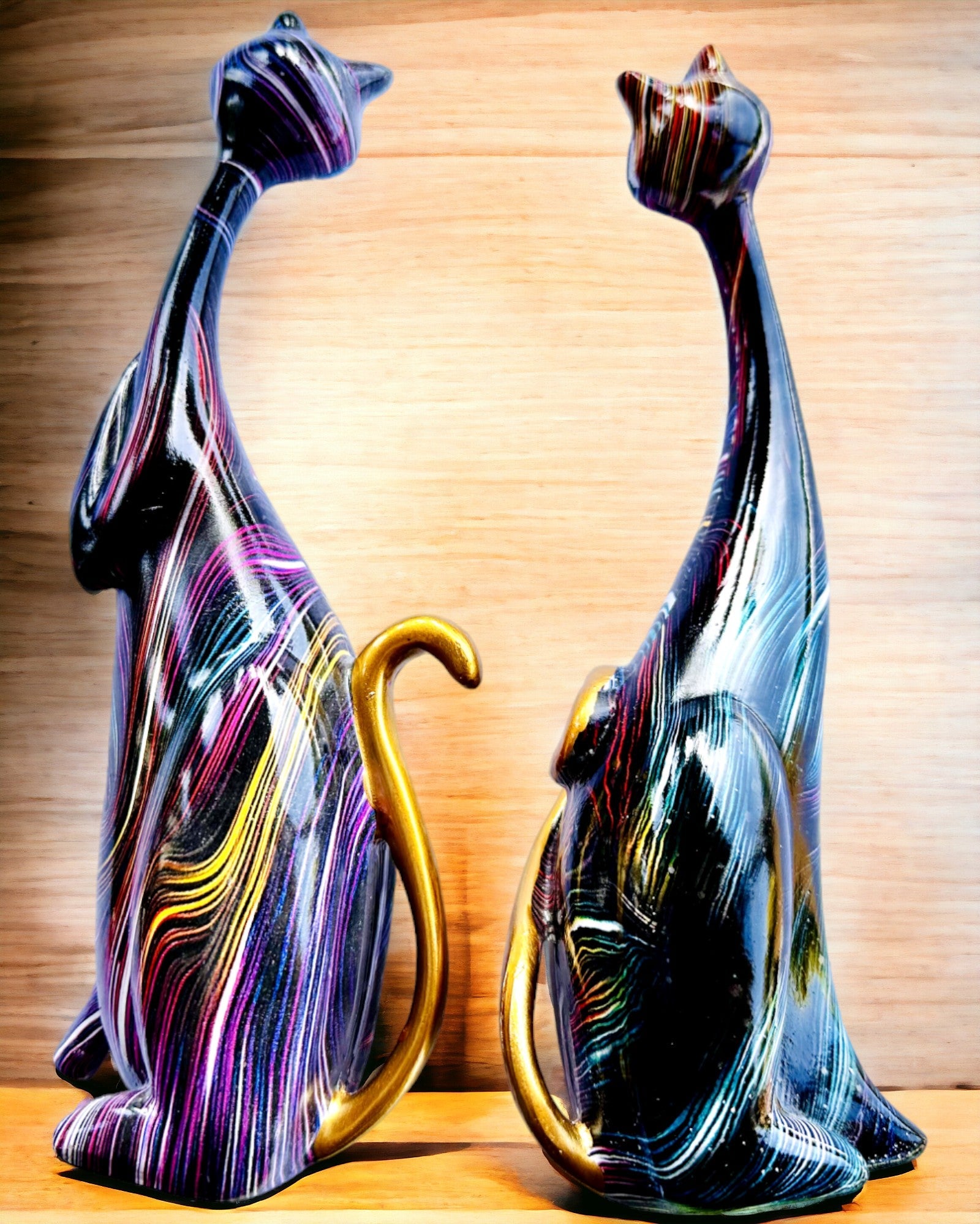 "Koci Eleganci" - Sæt af dekorative figurer i harpiks med mulighed for personlig gravering