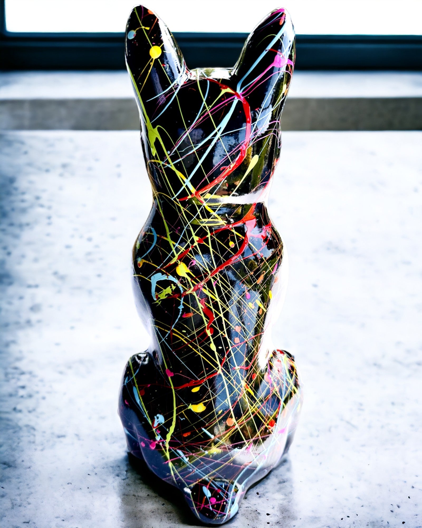 Farverig Kunstnerisk Hund - Håndmalet Fransk Bulldog, personalisering med gravering, ideel som gave