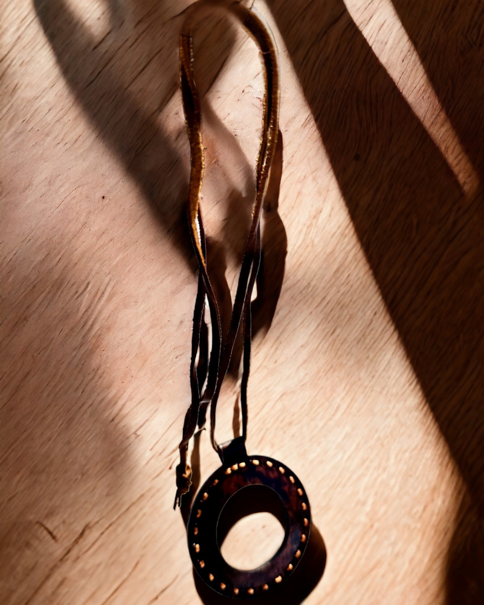 Indisk Artefakt Lup, læder, håndlavet - mulighed for personalisering med gravering