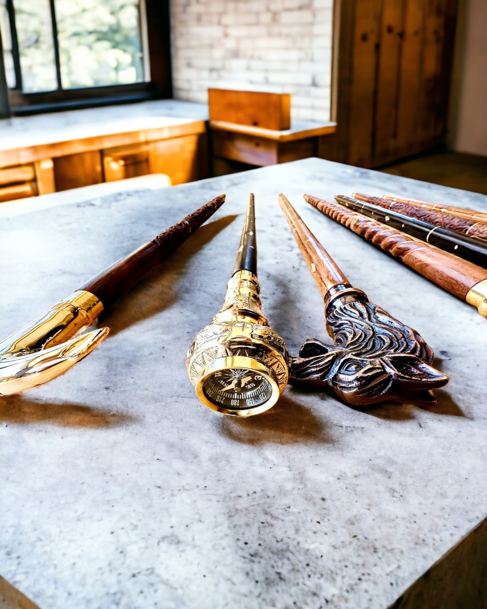 Kompasso Black - Spadserestok - Håndskåret Træ - Eksklusiv Udgave med Mulighed for Gravering