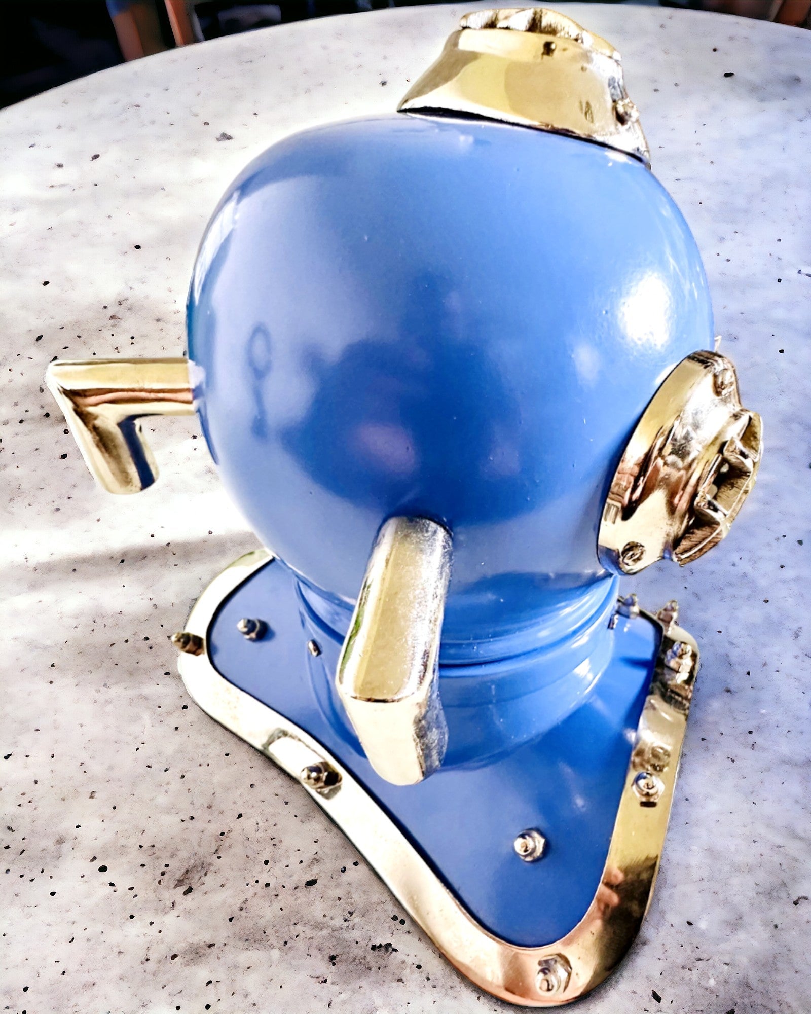 Dybdeopdagerens Hjelm - Samlerudgave med Mulighed for Gravering, 35 cm, gave til brandmand eller dykker