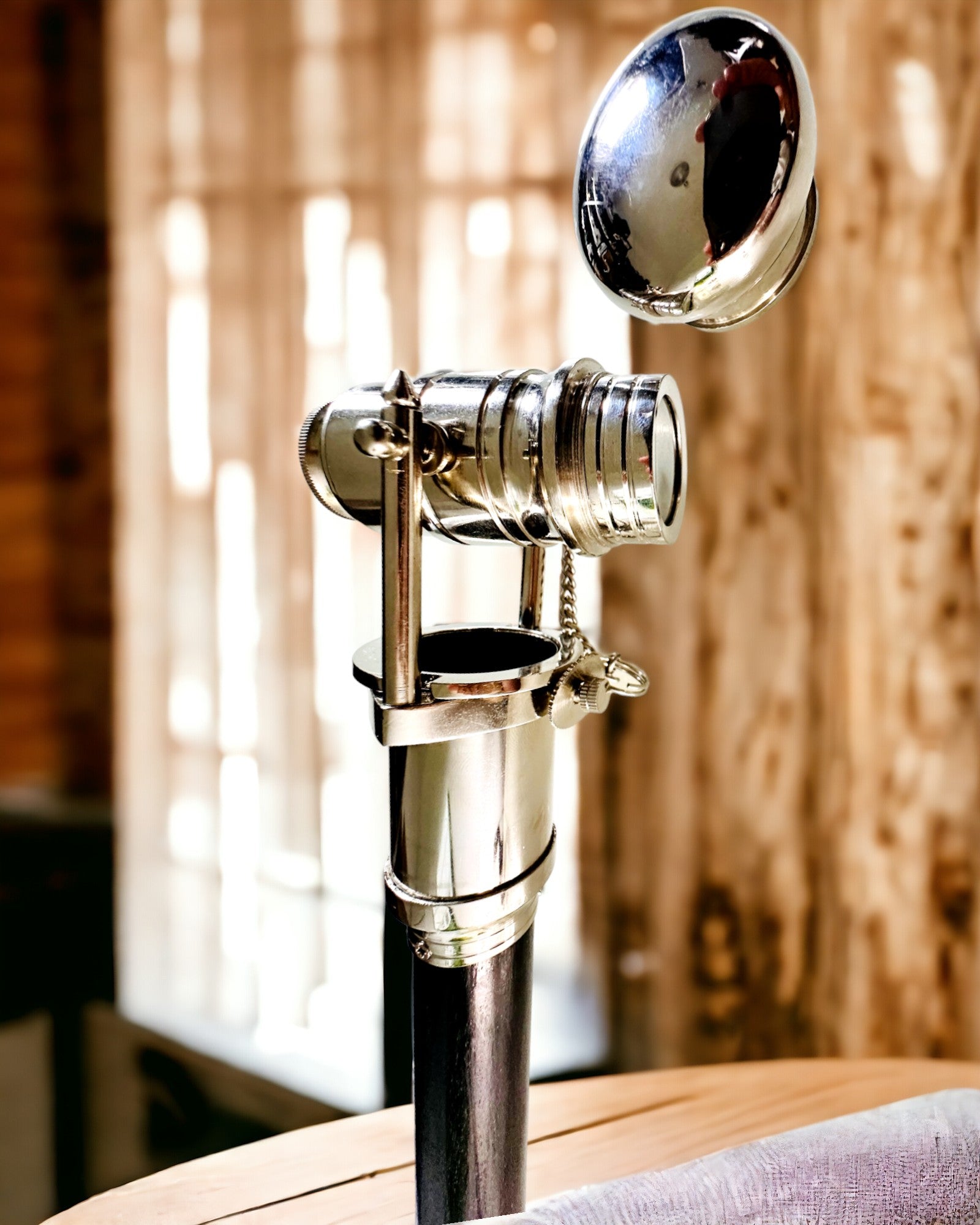 GÅSTOK MED HÅNDTAG OG KIKKERTFUNKTION – ELEGANT OG MODERNE, 95 CM - kaptajnens "Navigator's Crest"