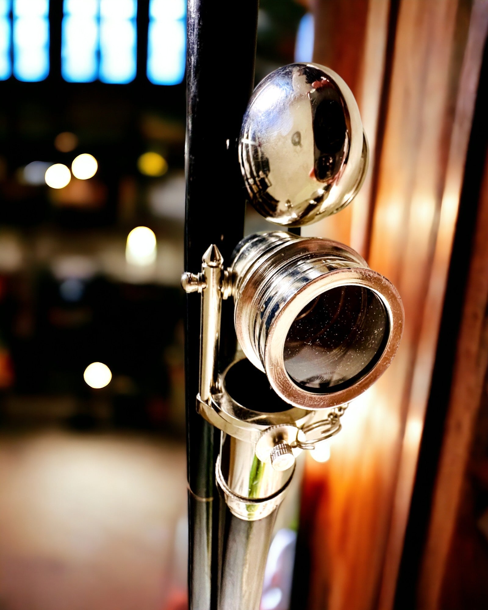 GÅSTOK MED HÅNDTAG OG KIKKERTFUNKTION – ELEGANT OG MODERNE, 95 CM - kaptajnens "Navigator's Crest"