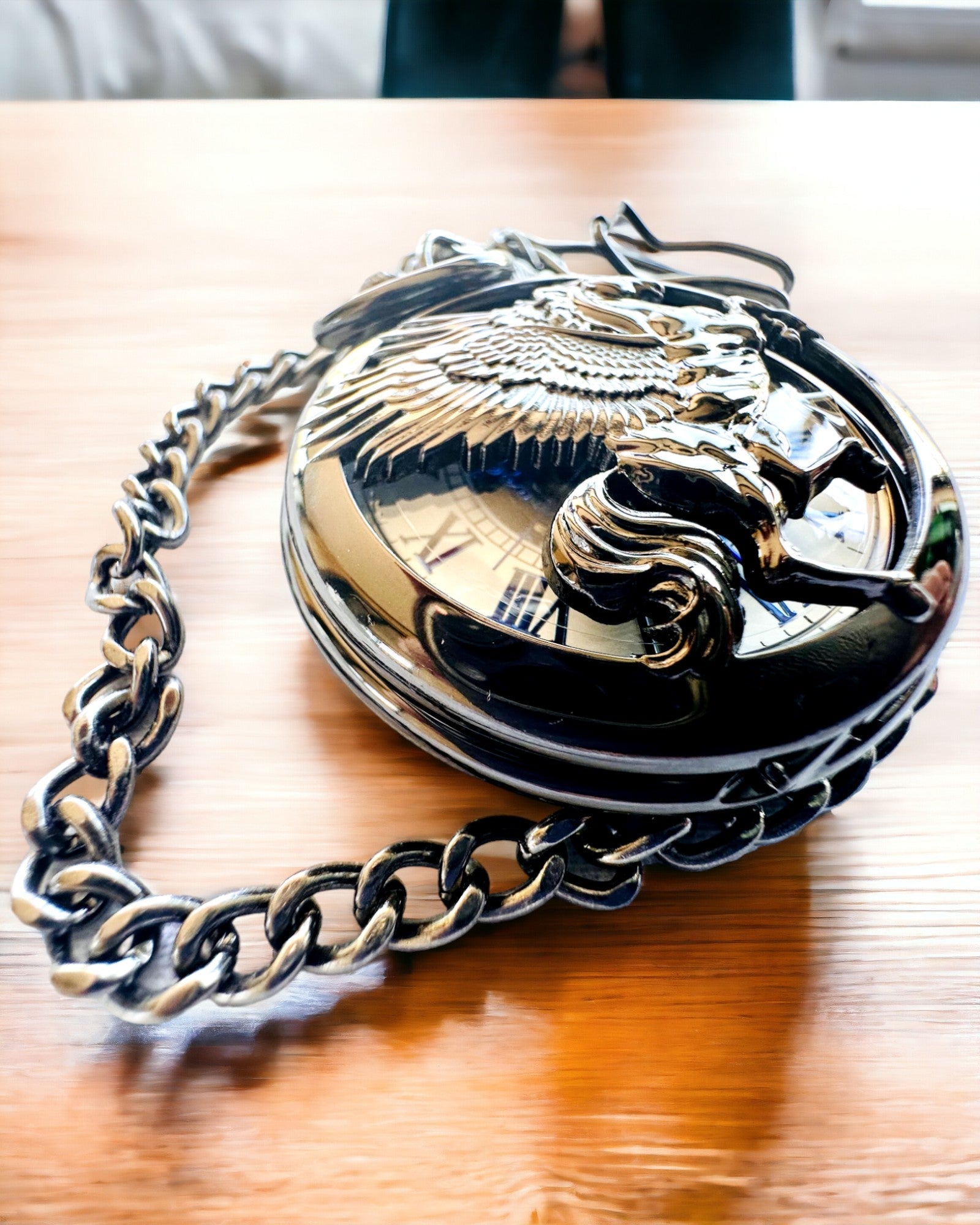 Lommeur "Equus Tempus" - Sort med Hestemotiv, mulighed for personlig gravering - hvid urskive