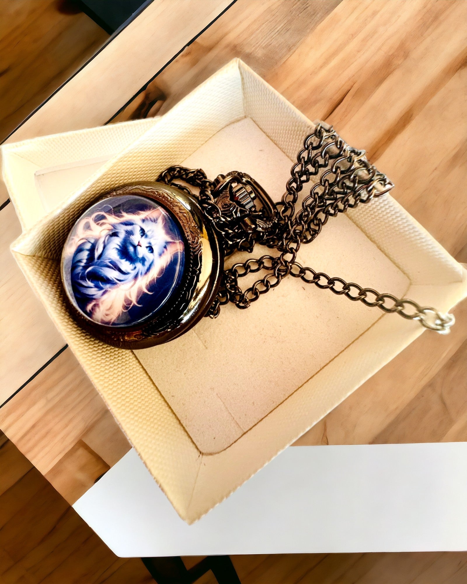 Lommeur "Stjernekatt" med Gravering, 2 farvevarianter at vælge imellem