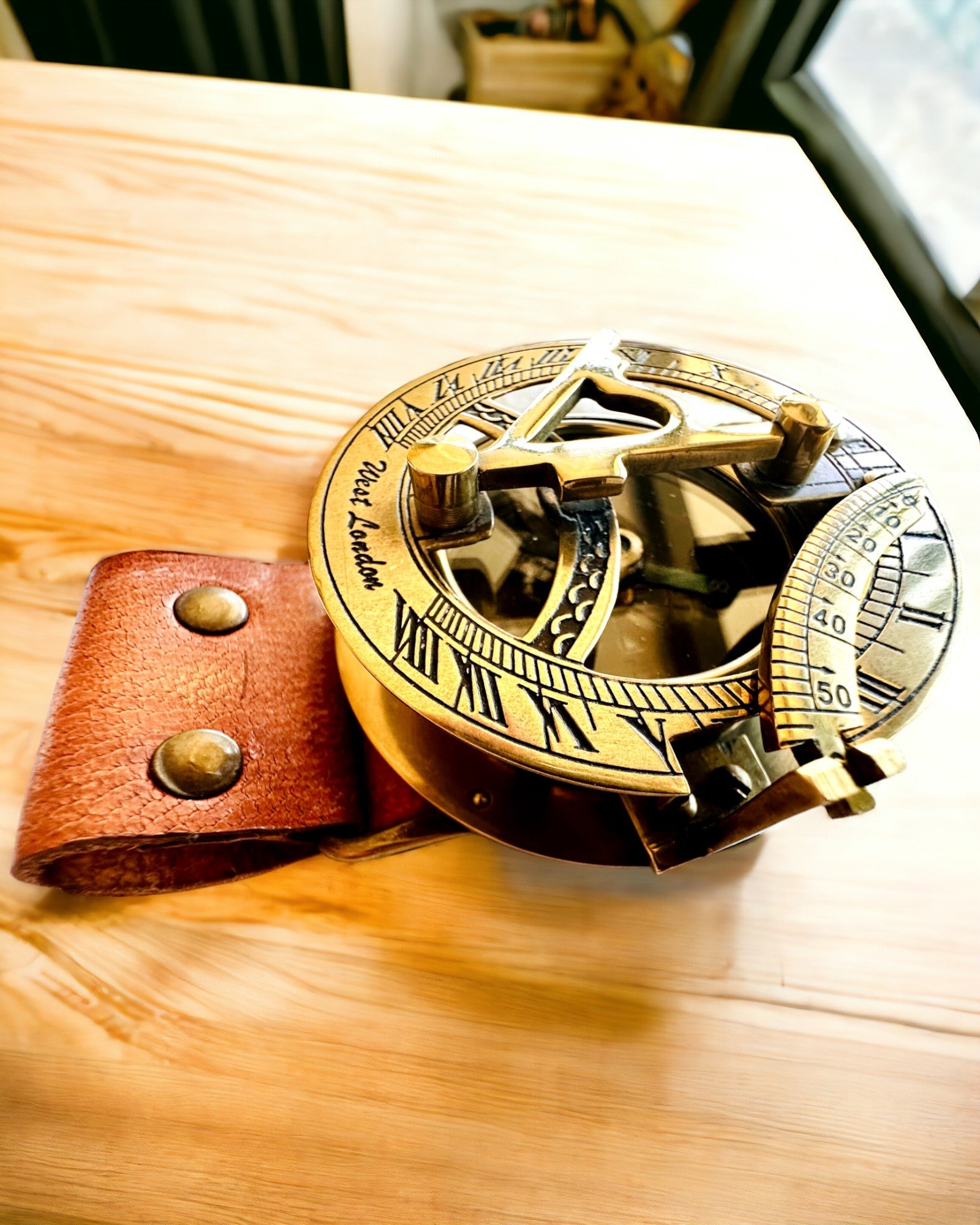 Solur "Antik Kompas", armbåndsur med kompas, mulighed for personlig gravering