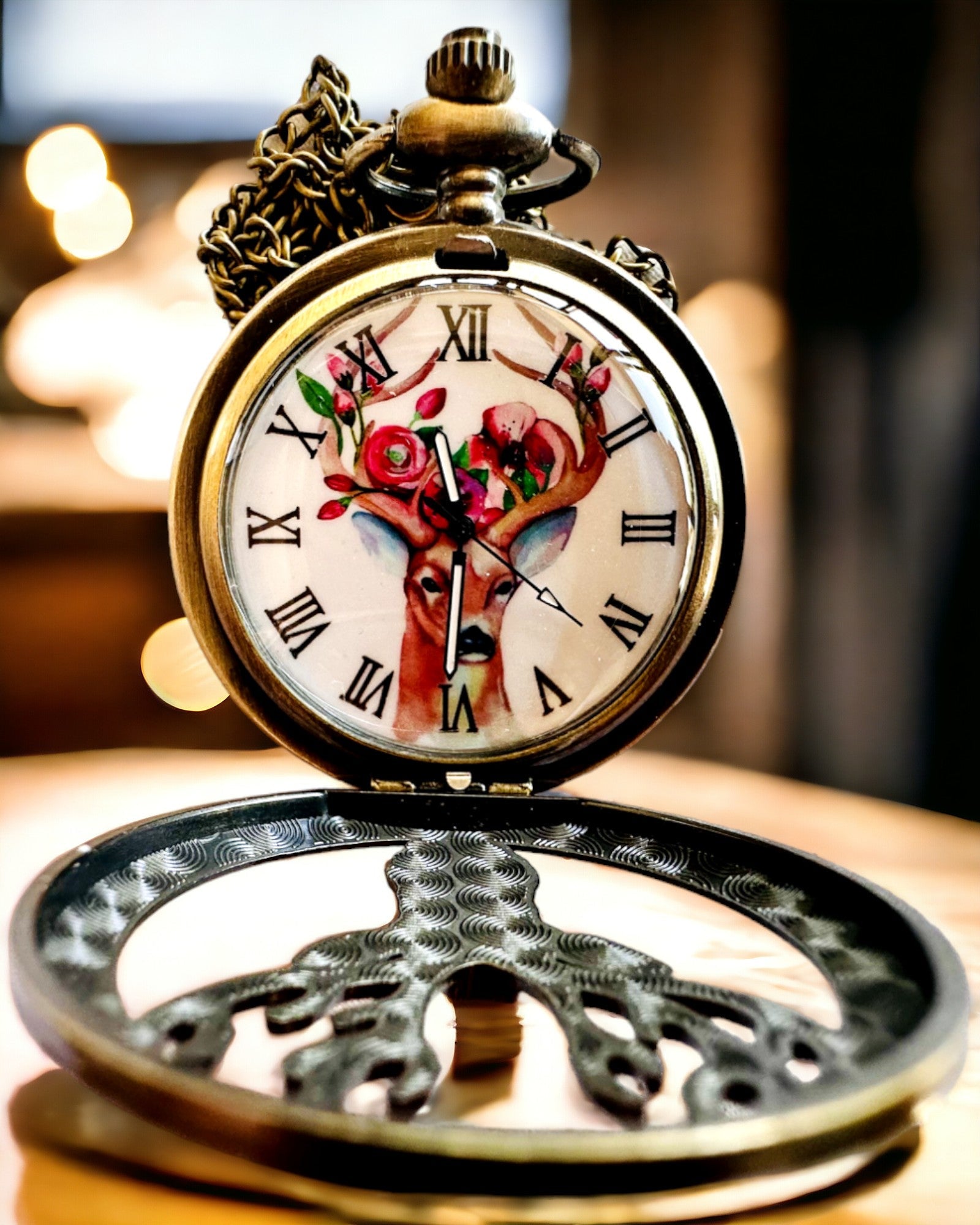 Lommeur Skovvogter - Elegant Ur med Hjortemotiv, mulighed for personliggørelse med gravering