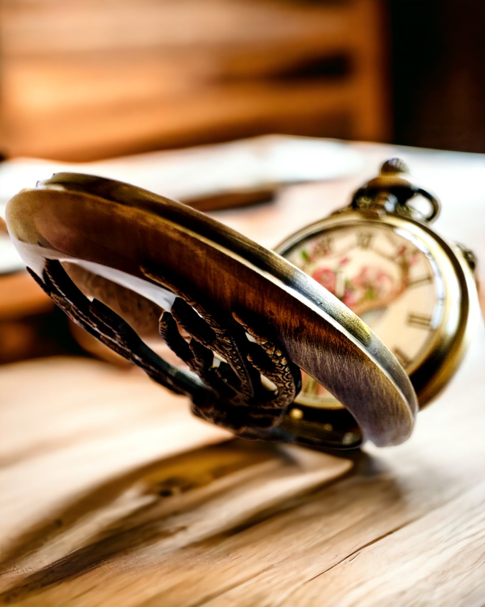 Lommeur Skovvogter - Elegant Ur med Hjortemotiv, mulighed for personliggørelse med gravering