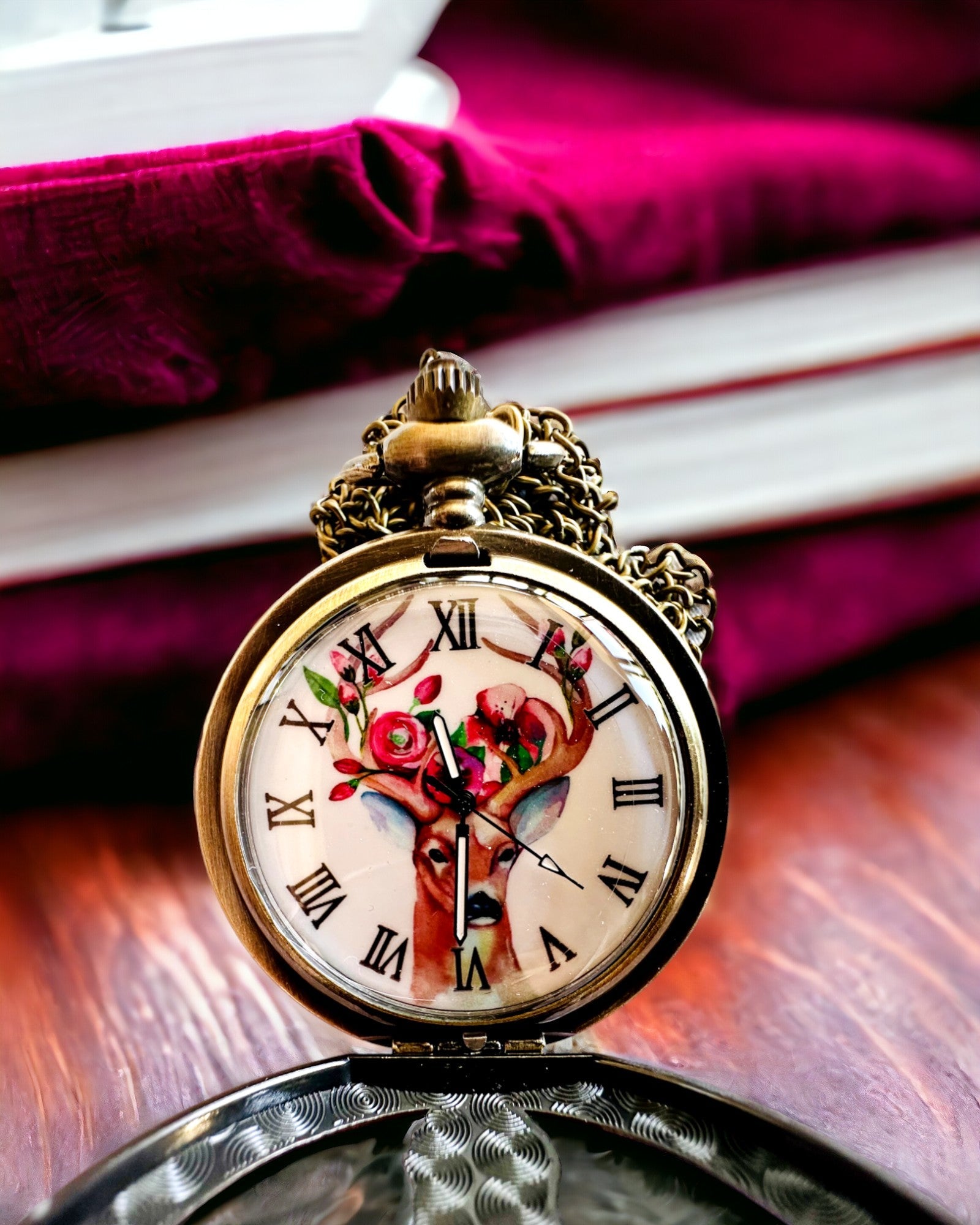 Lommeur Skovvogter - Elegant Ur med Hjortemotiv, mulighed for personliggørelse med gravering