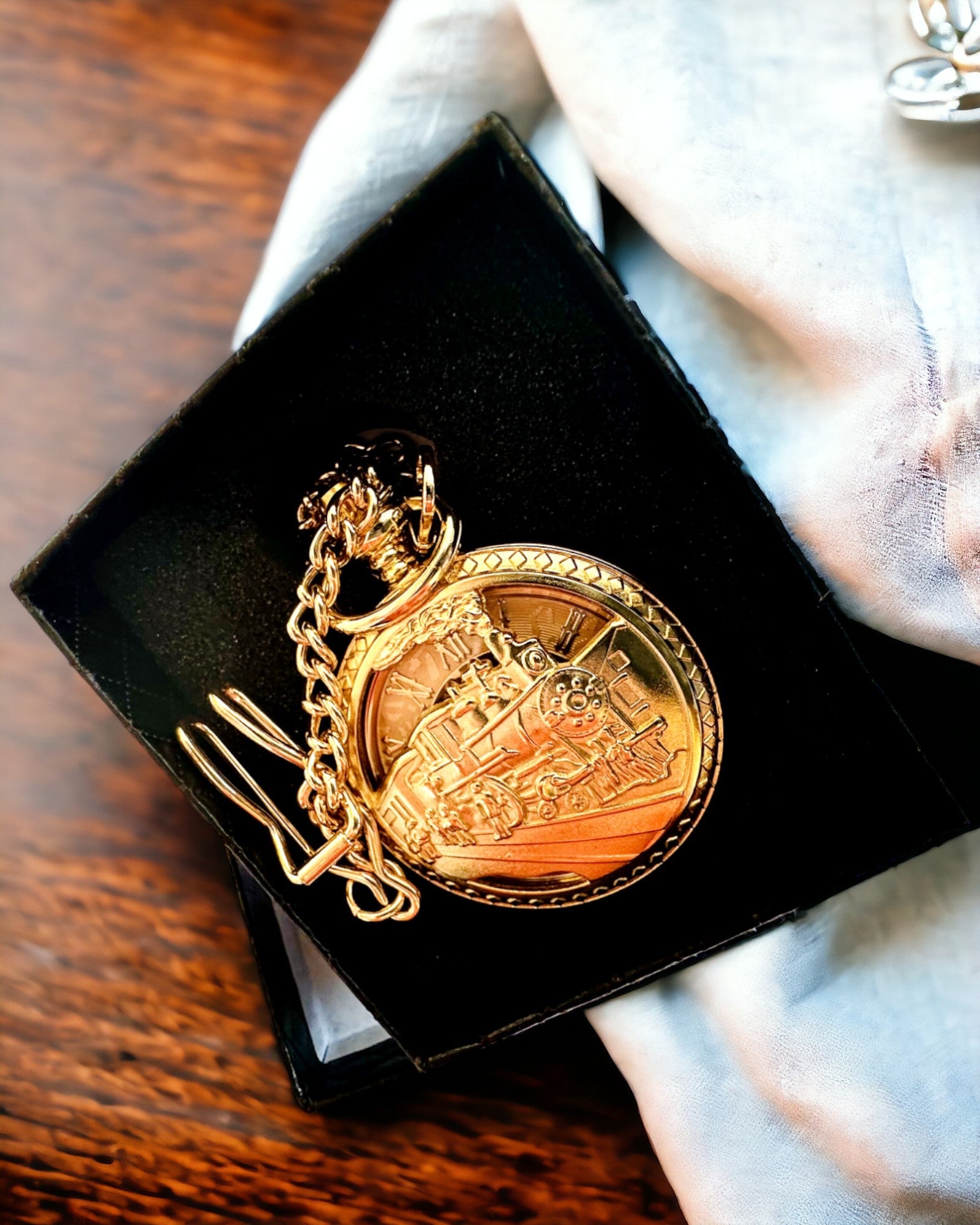 Lommeur "Imperial Tog", mulighed for personlig gravering, farve guld