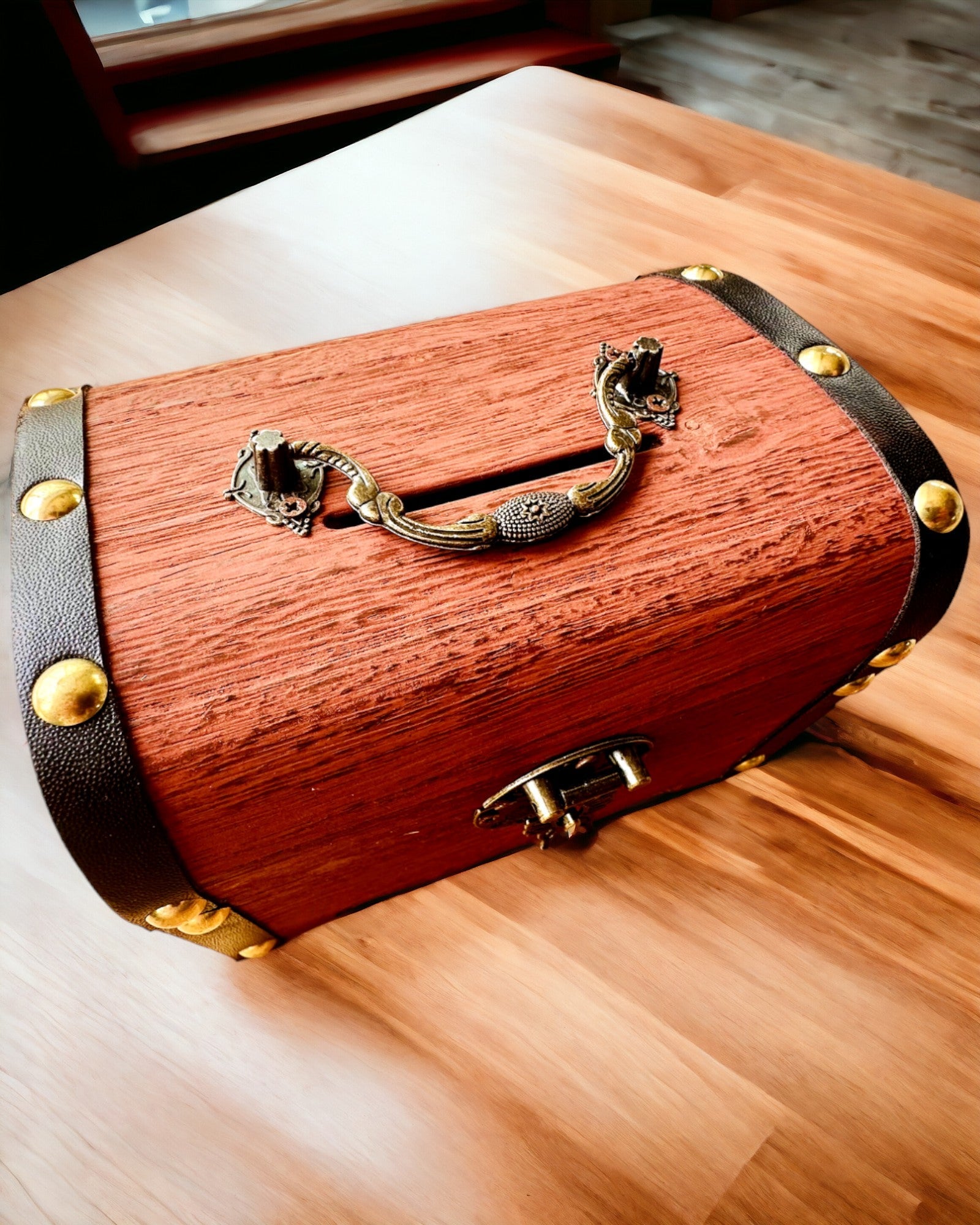 Magisk Skattekiste - Sparegris, personalisering med gravering