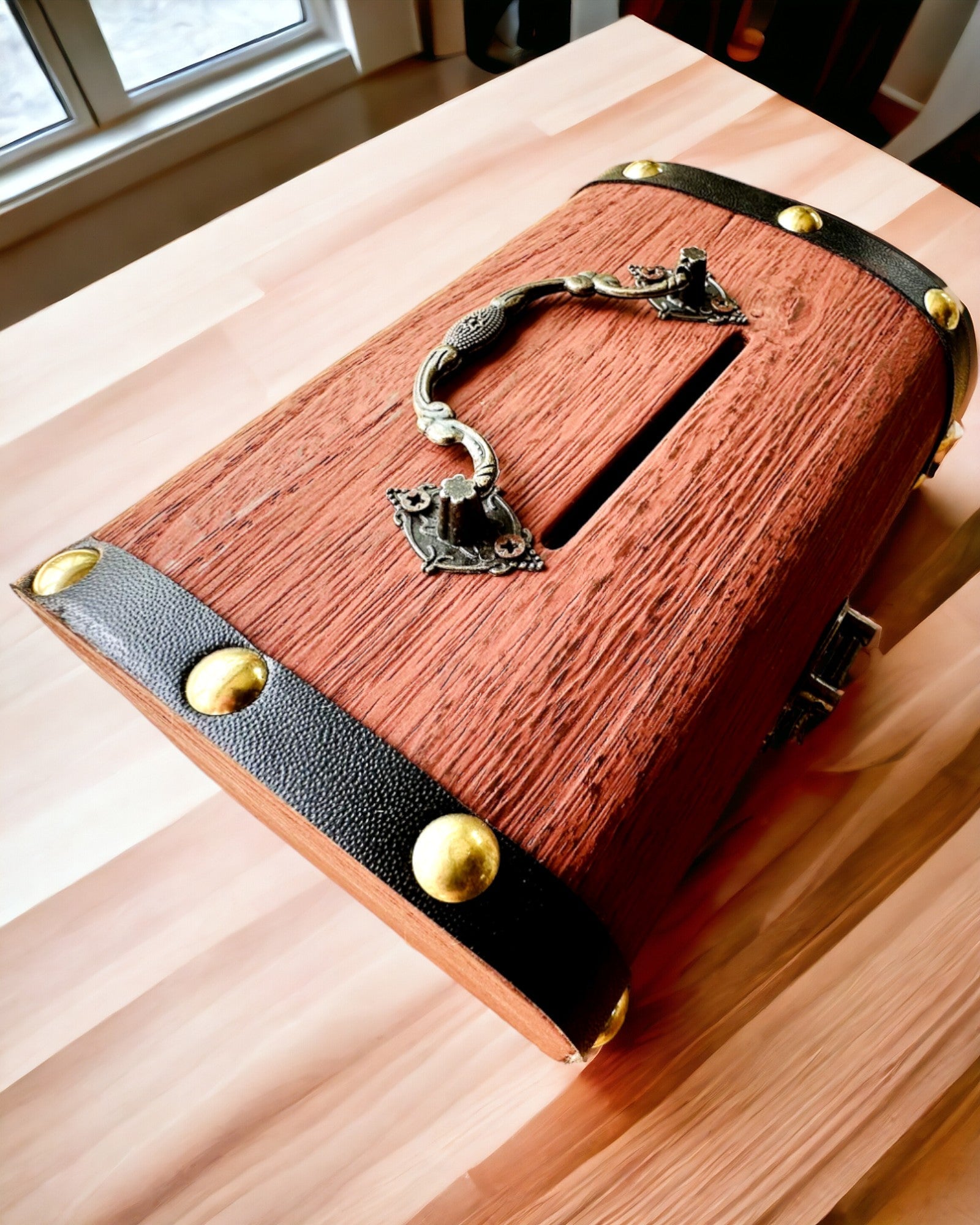 Magisk Skattekiste - Sparegris, personalisering med gravering