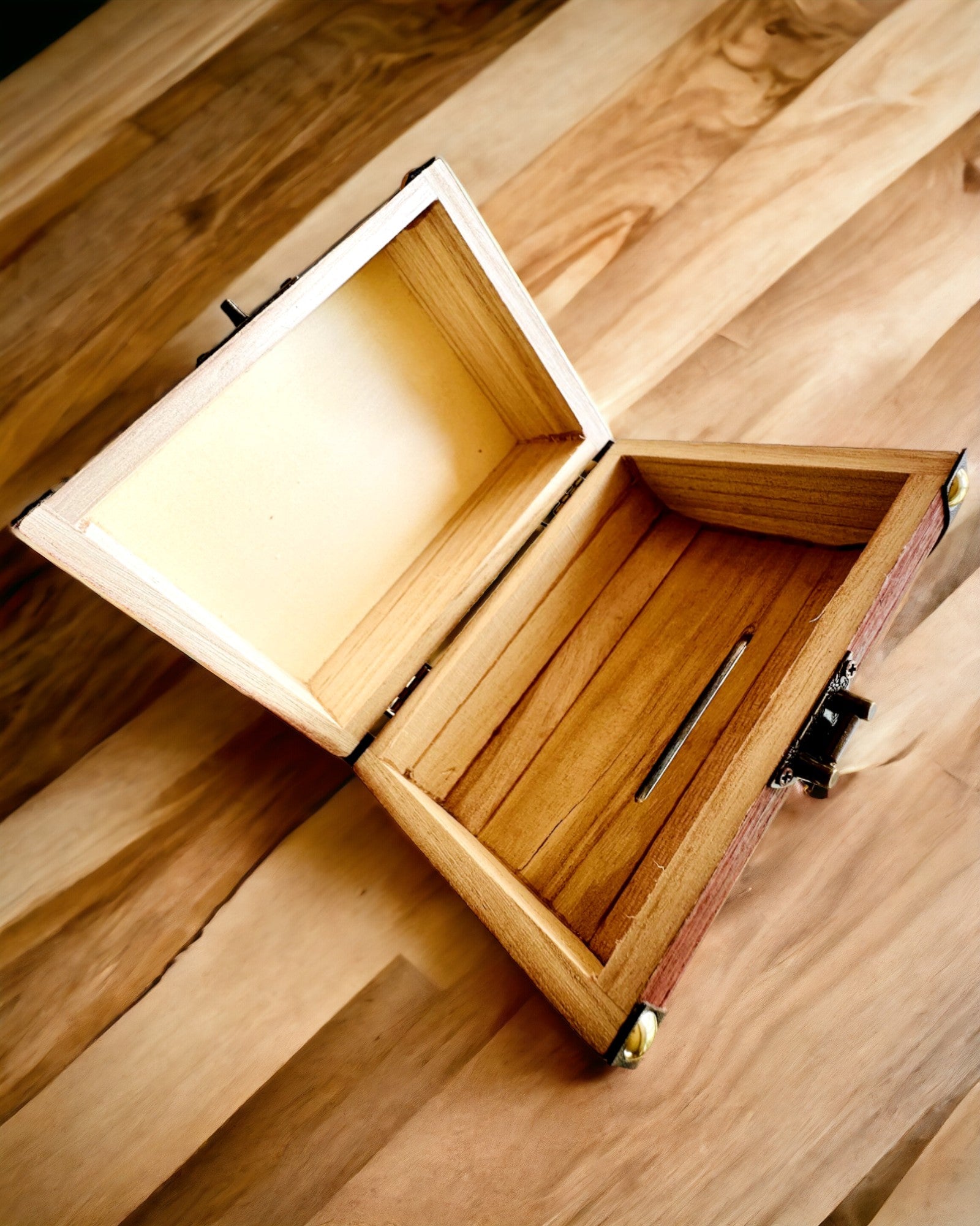 Magisk Skattekiste - Sparegris, personalisering med gravering