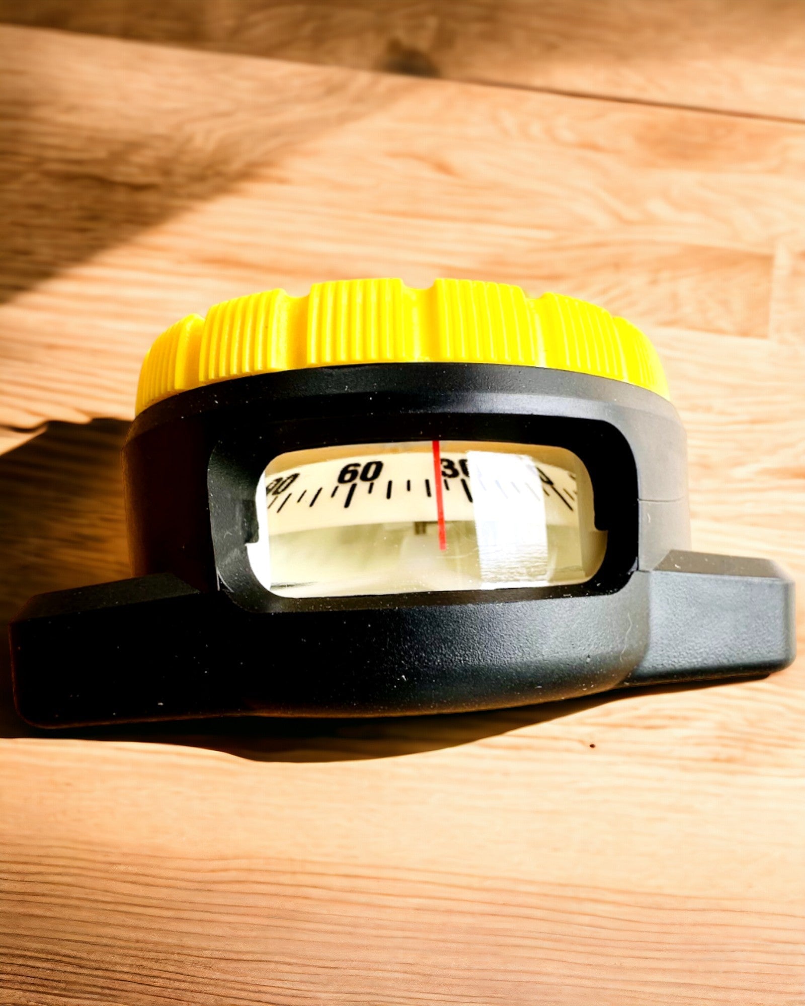 Dykkerkompas AquaGuide - vandtæt kompas med luminescensfunktion og fleksibelt rem, mulighed for personalisering