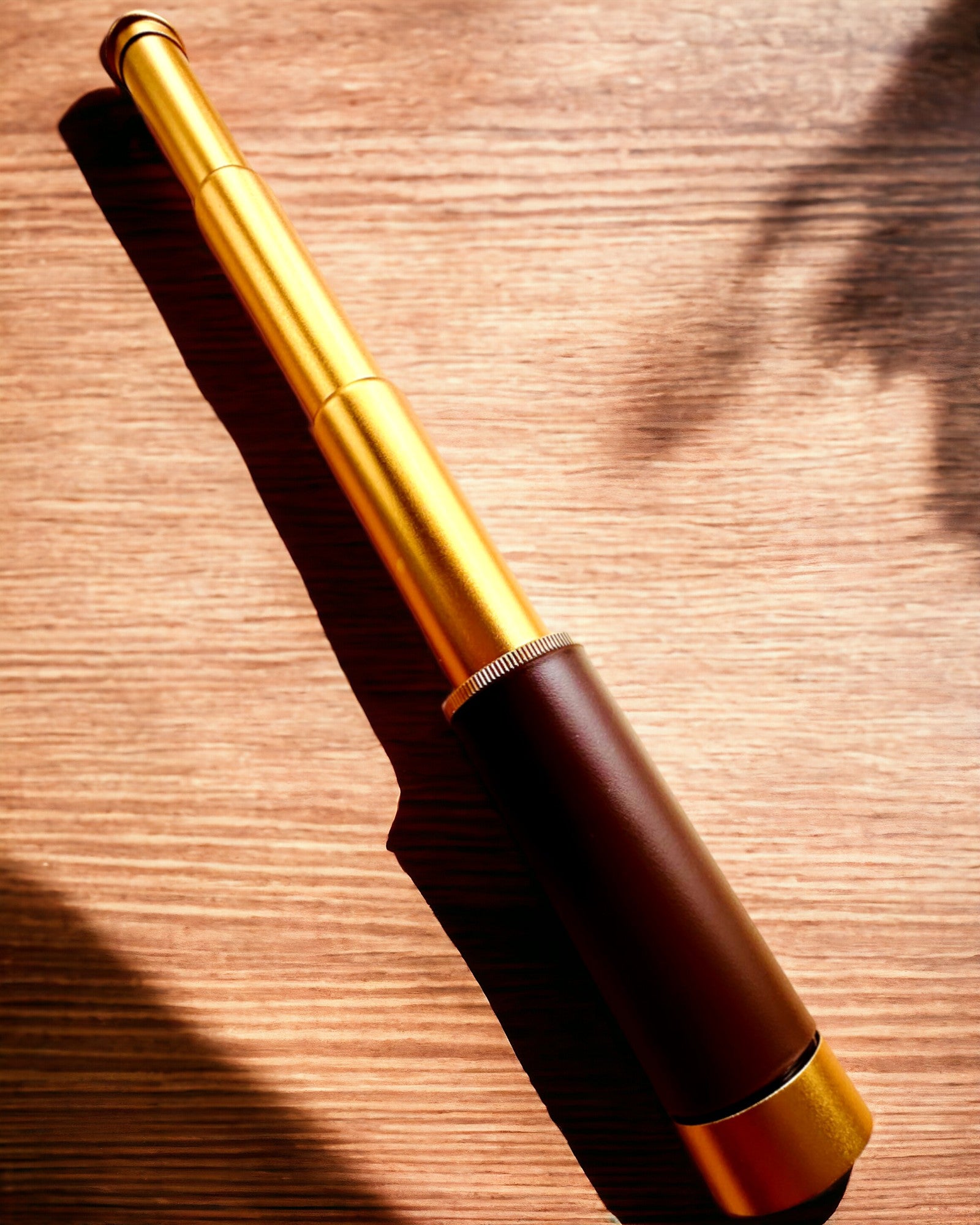 Monokulær Explorer 25x30 - Bærbar, sammenklappelig håndkikkert, mulighed for personlig gravering