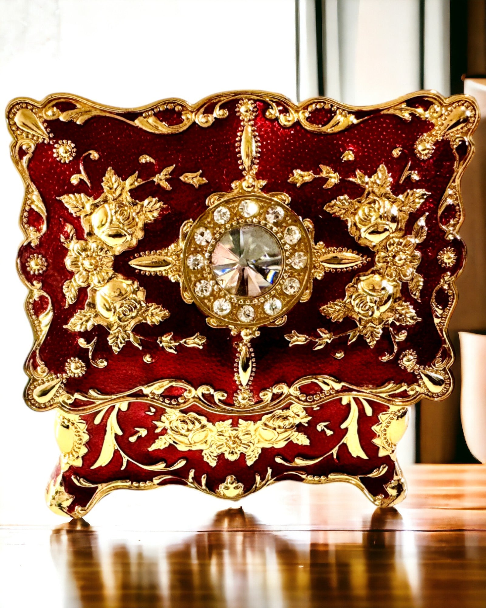 Smykkeskrin, Organizer til Smykker i Vintage Stil – Metal Skattekiste med Dekorative Elementer