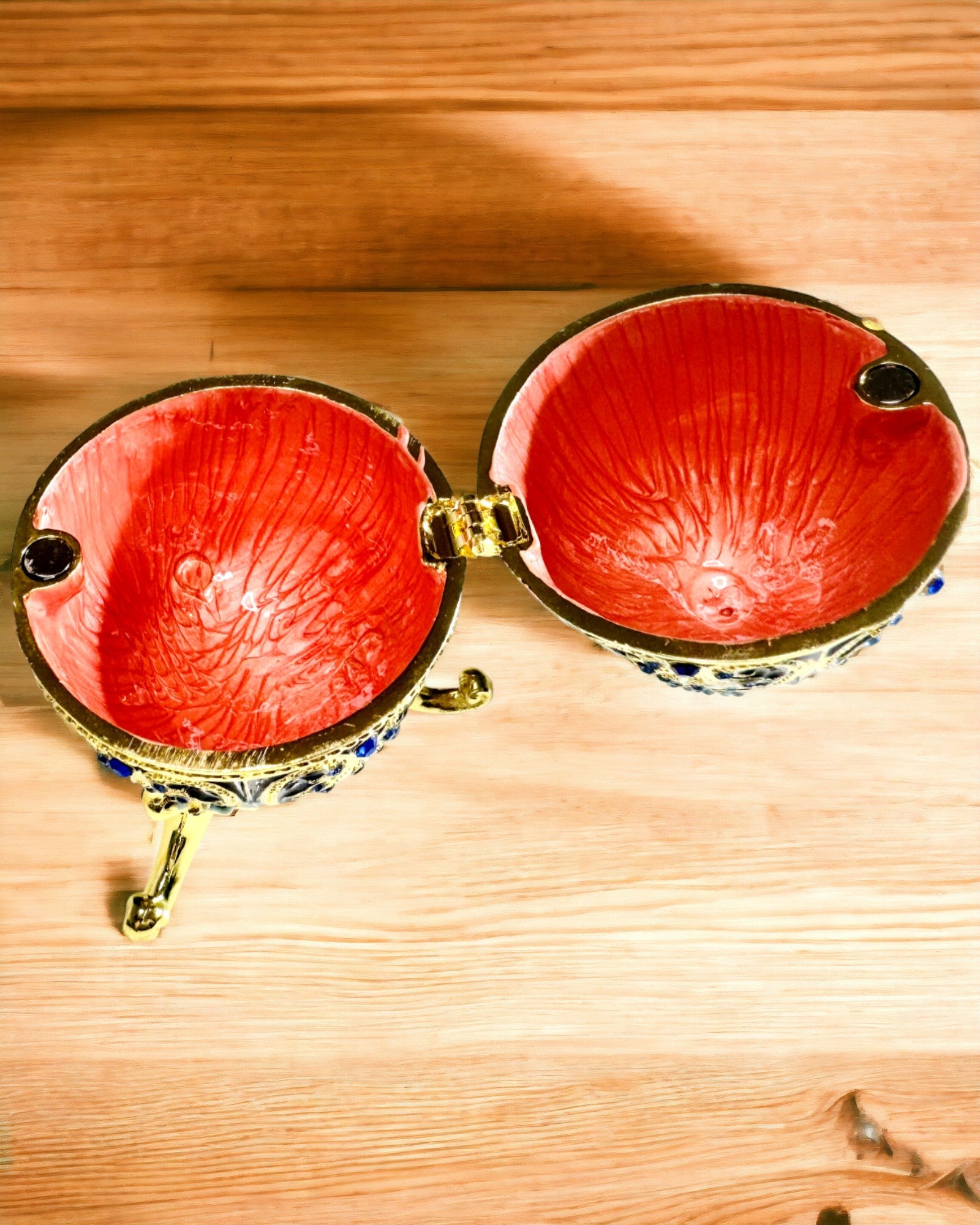 Eksklusivt Fabergé-æg - mørkeblå farve – Dekorativ smykkeæske af emalje