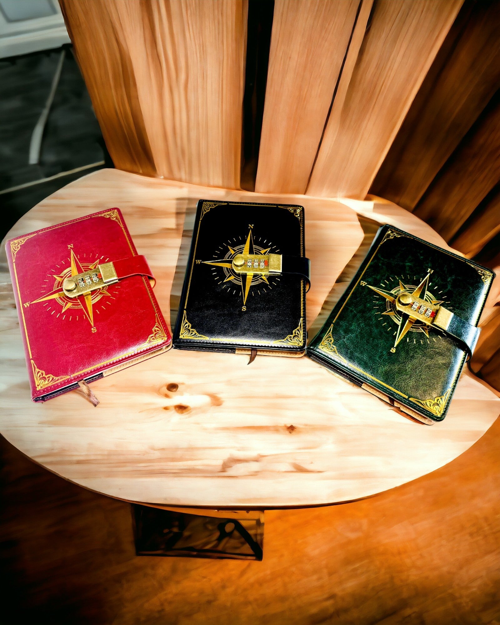 Notatbog Premium med Kodelås A5 - Vintage Stil med Kompas, Japansk Design, Papirvarer til Studerende og Erhverv. Personalisering med Gravering