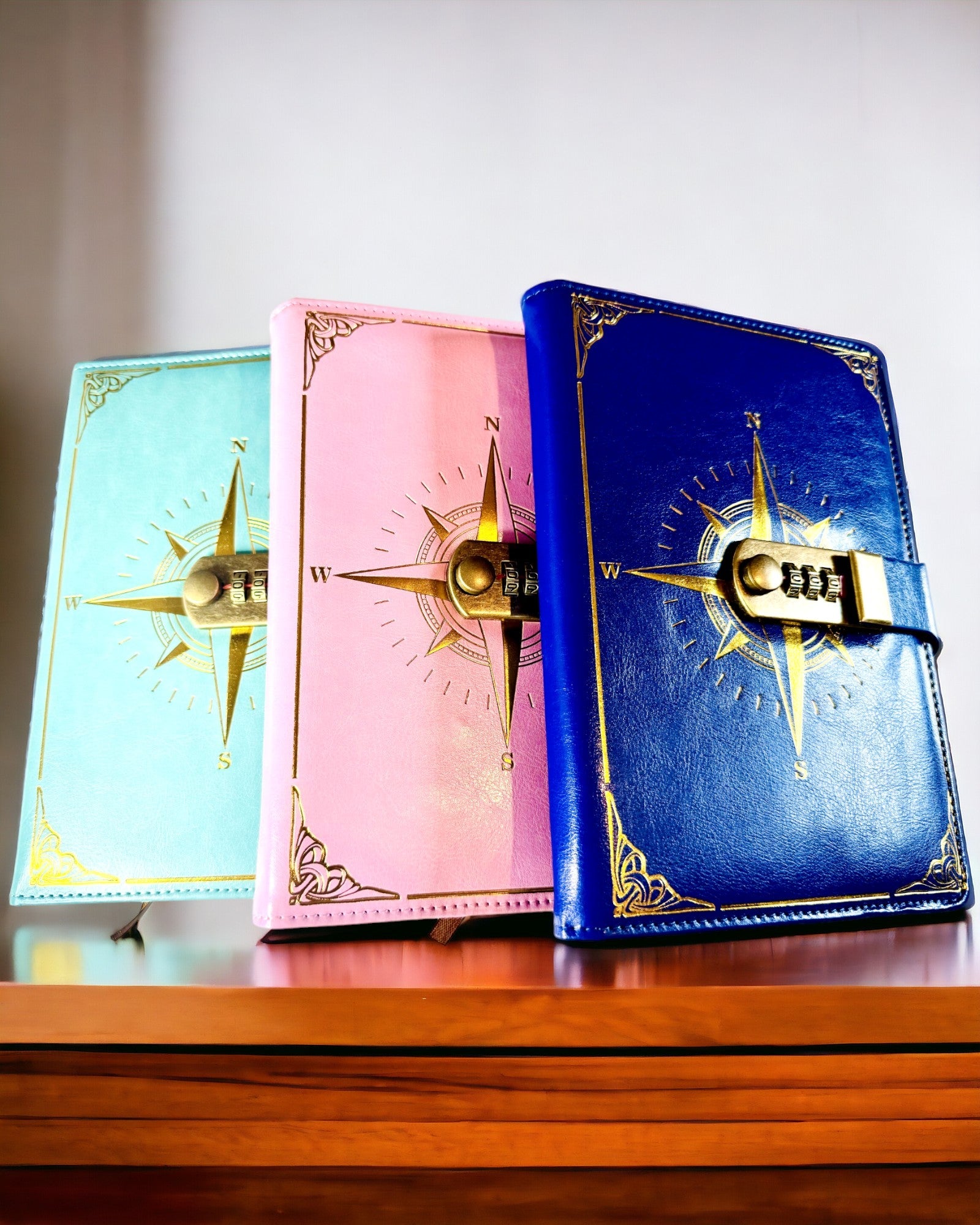 Notatbog Premium med Kodelås A5 - Vintage Stil med Kompas, Japansk Design, Papirvarer til Studerende og Erhverv. Personalisering med Gravering
