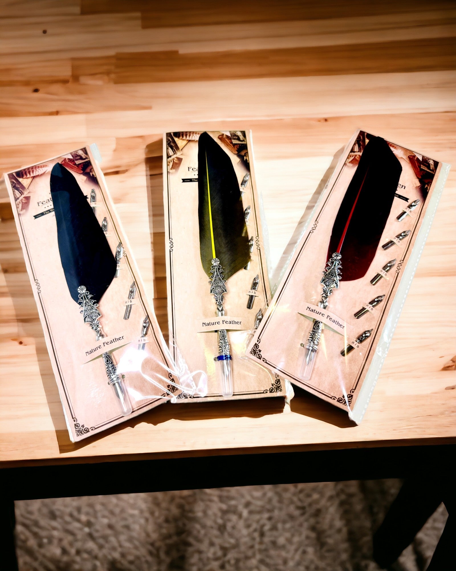 Vintage kalligrafipenne med naturlig gåsefjer – den ideelle gave til Mors Dag eller Lærerens Dag. Gravering