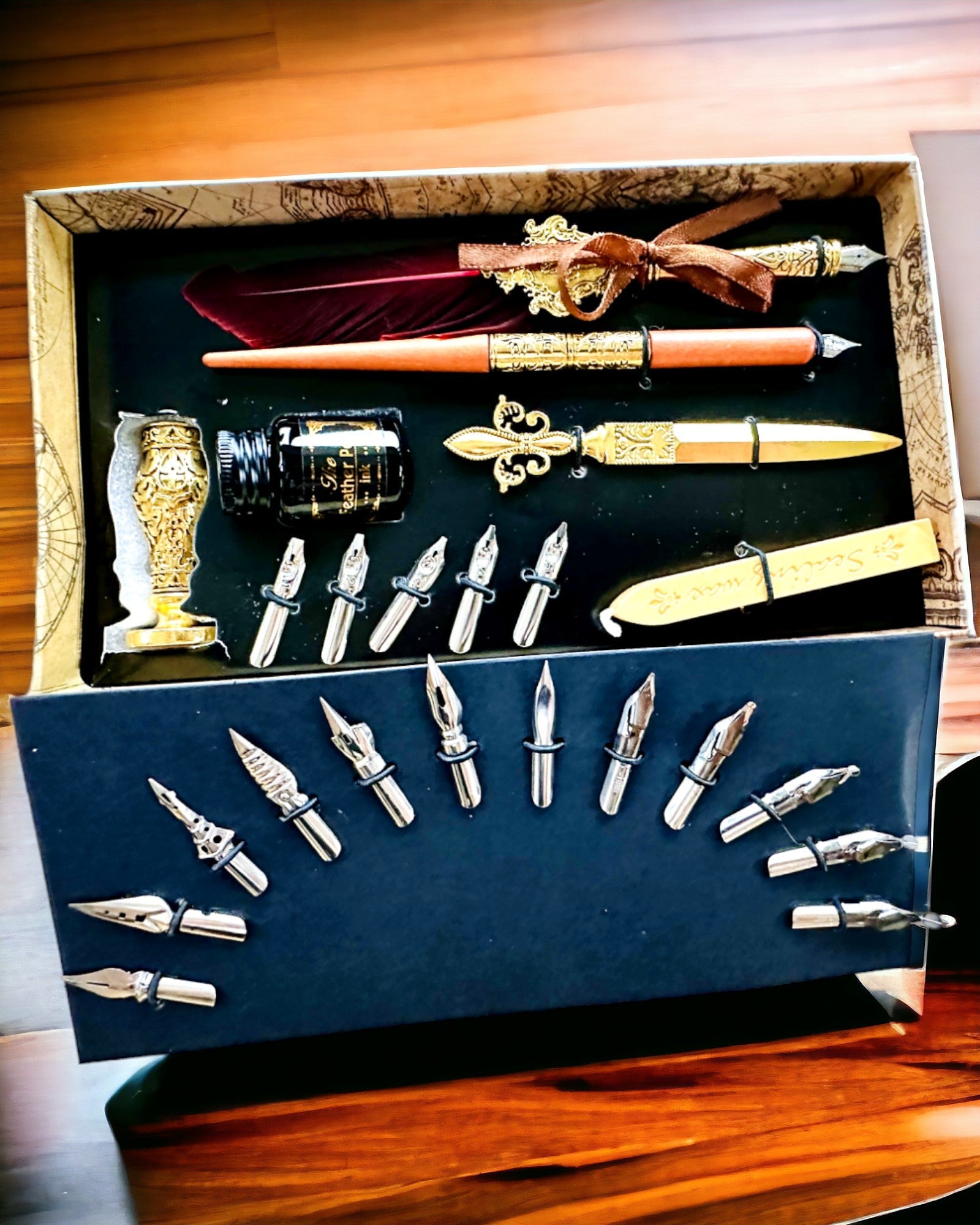 Eksklusivt Kalligrafisæt, dyppefyldepen og blæksæt, personliggørelse med gravering