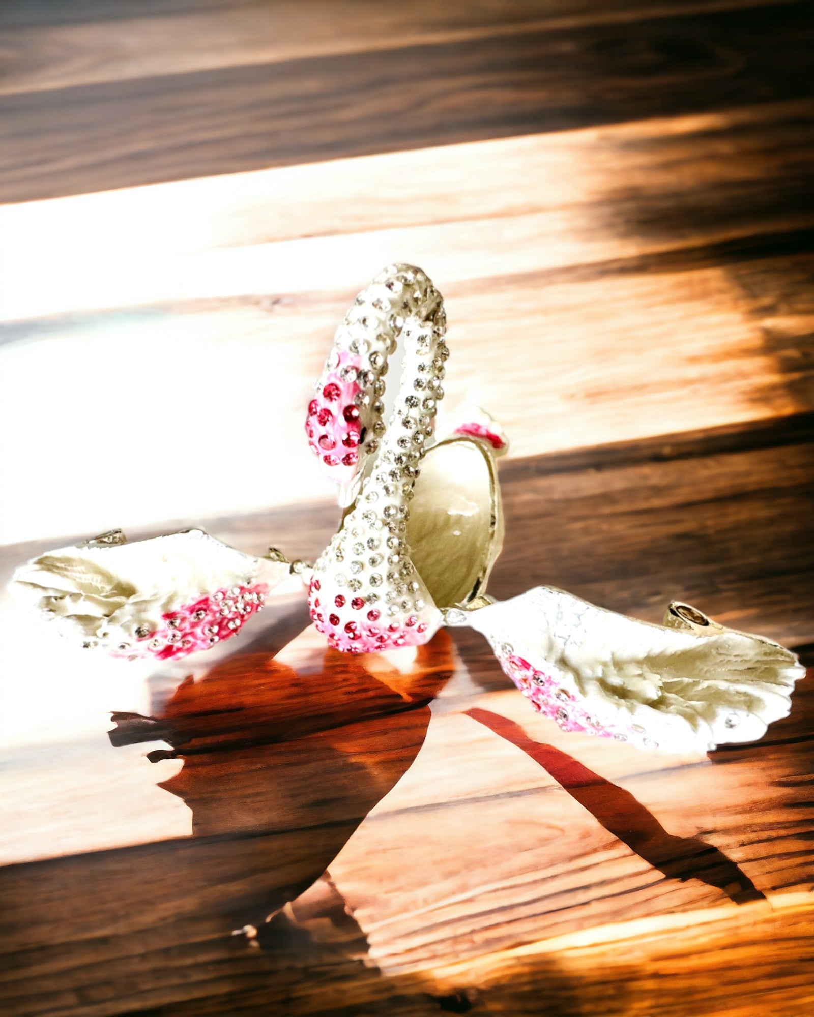 Elegant smykkeskrin "Svanens Juvel" - personalisering med gravering