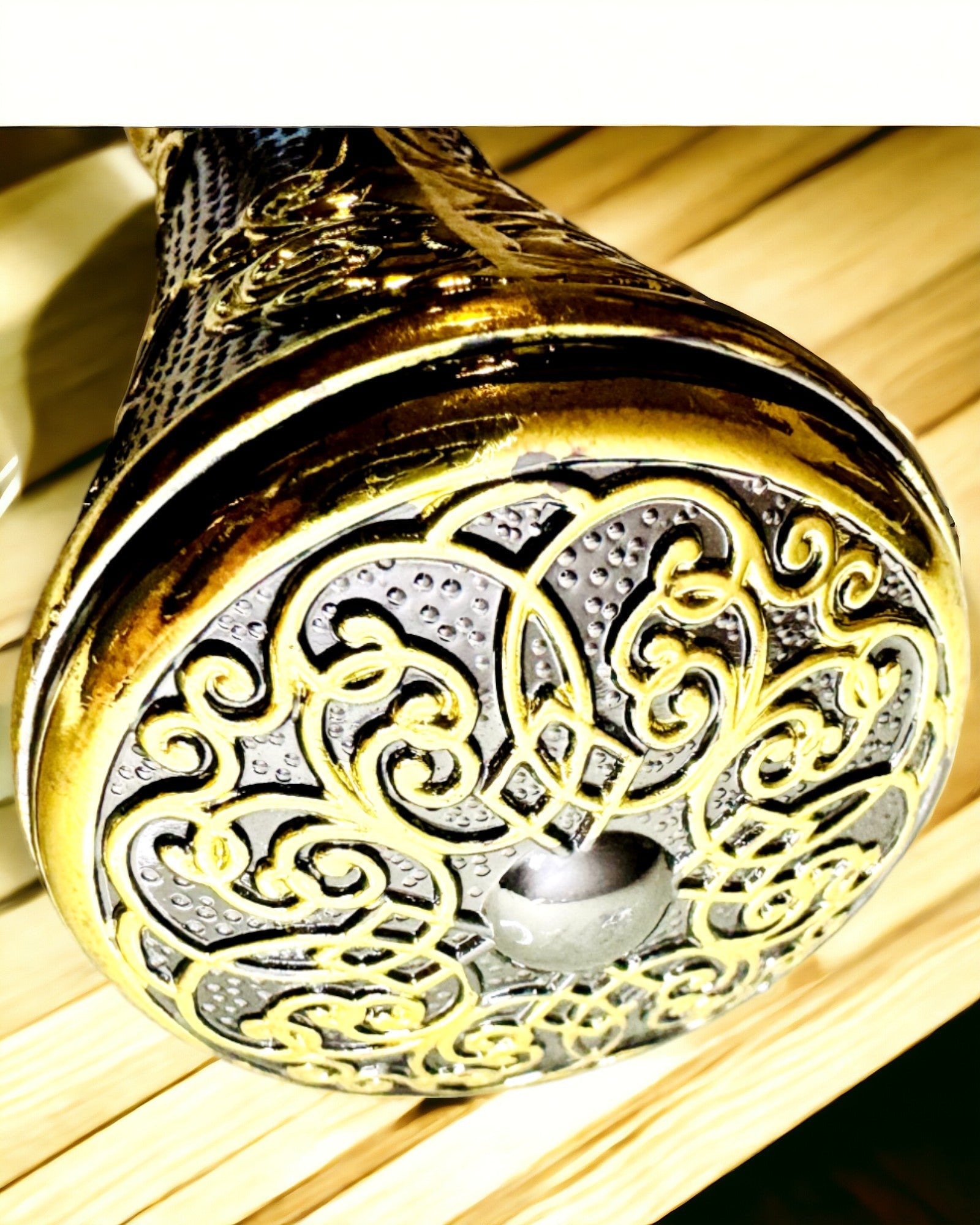 Luksuriøs Stok med Guldhåndtag i Blomsterform – Elegant og Moderne, 93 cm