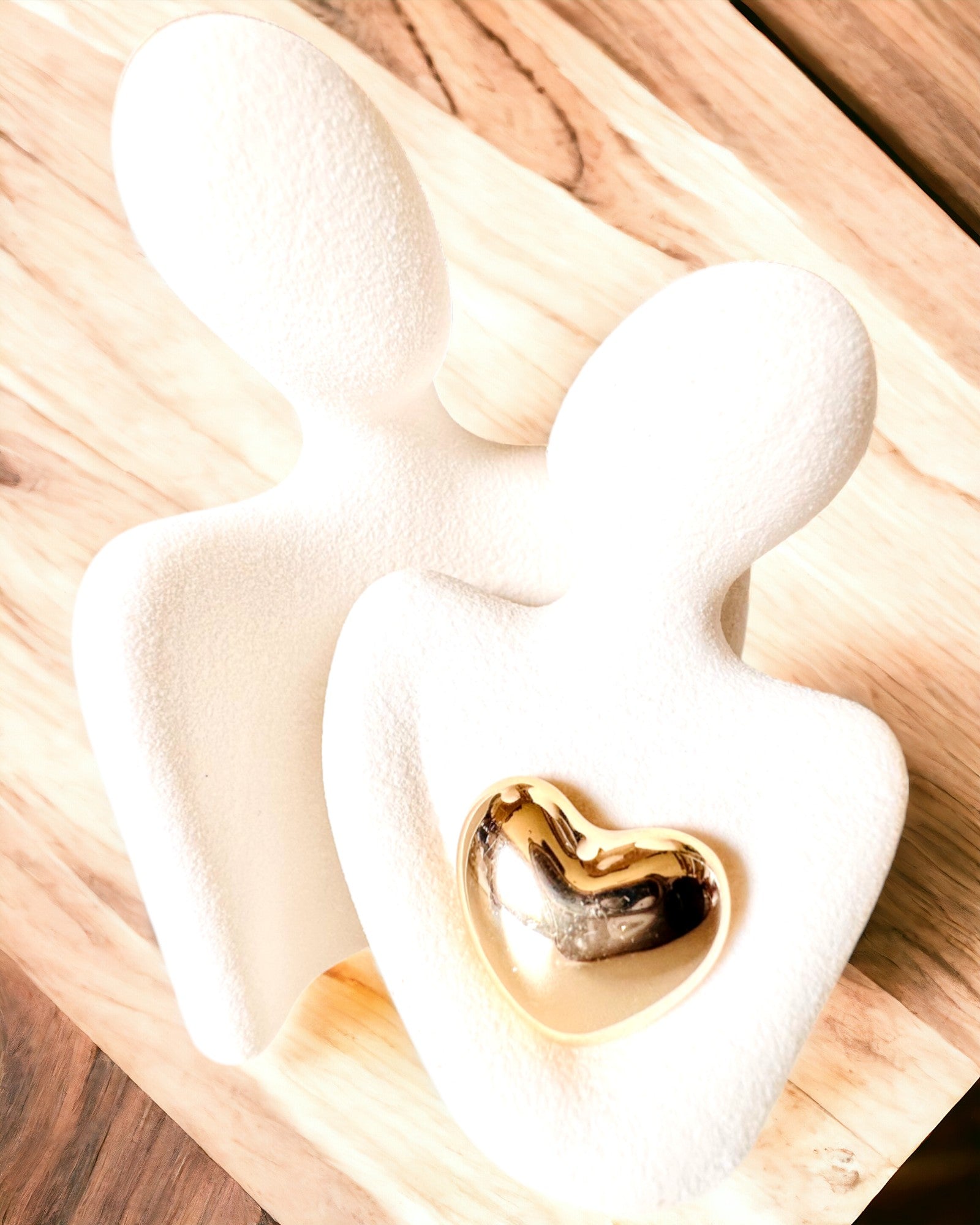 "Kærlighed i hjertet – Keramiske Familiefigurer", mulighed for personliggørelse med gravering